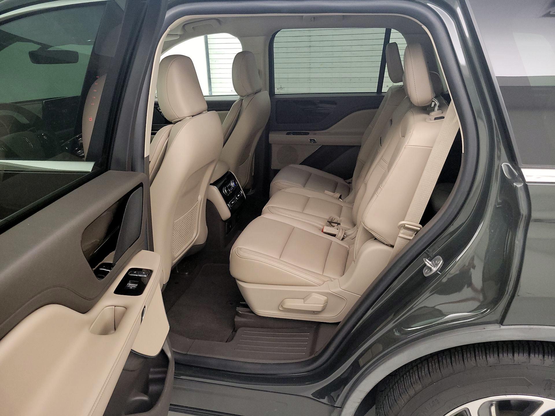 Thumbnail: 2022 Lincoln Aviator - 19