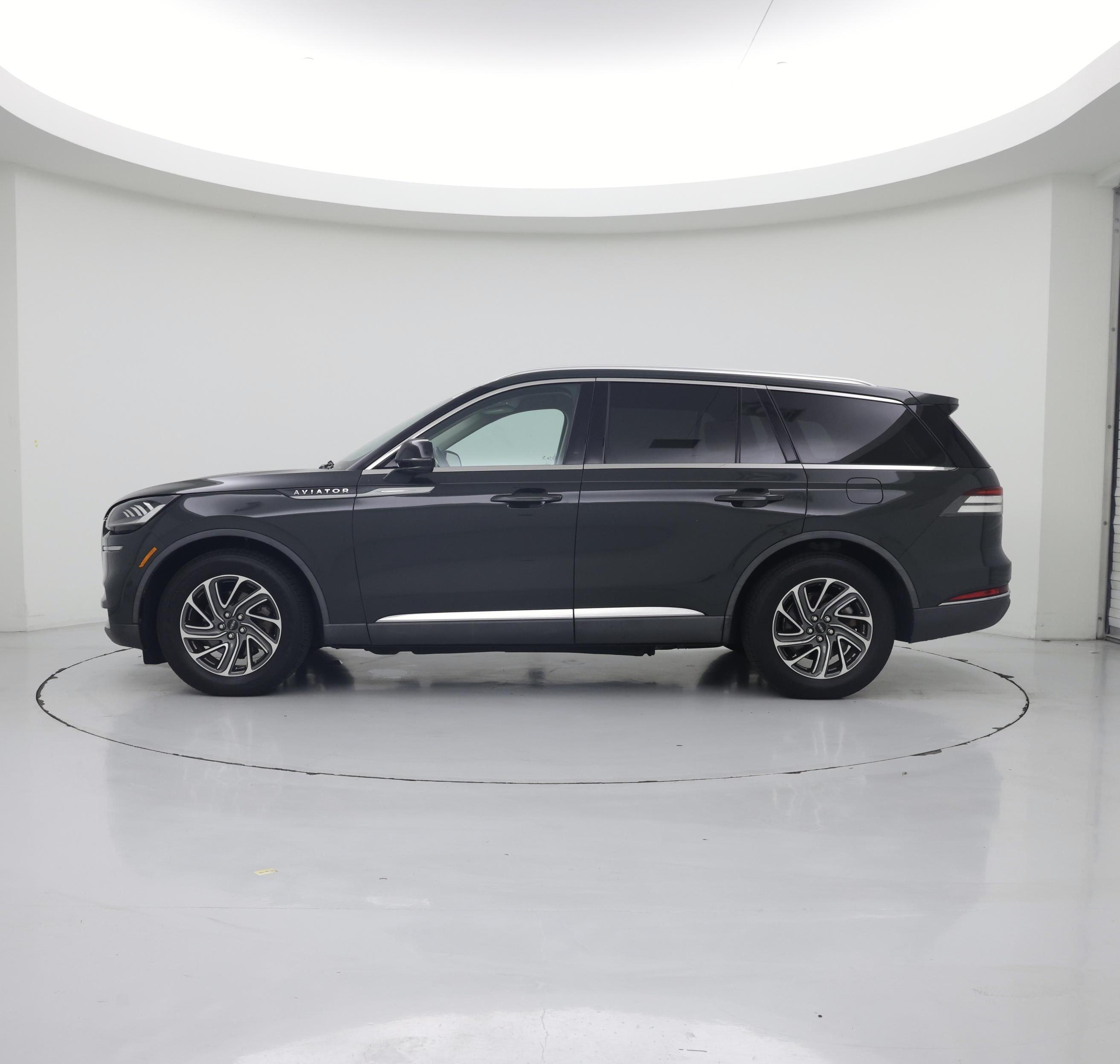 Thumbnail: 2022 Lincoln Aviator - 3