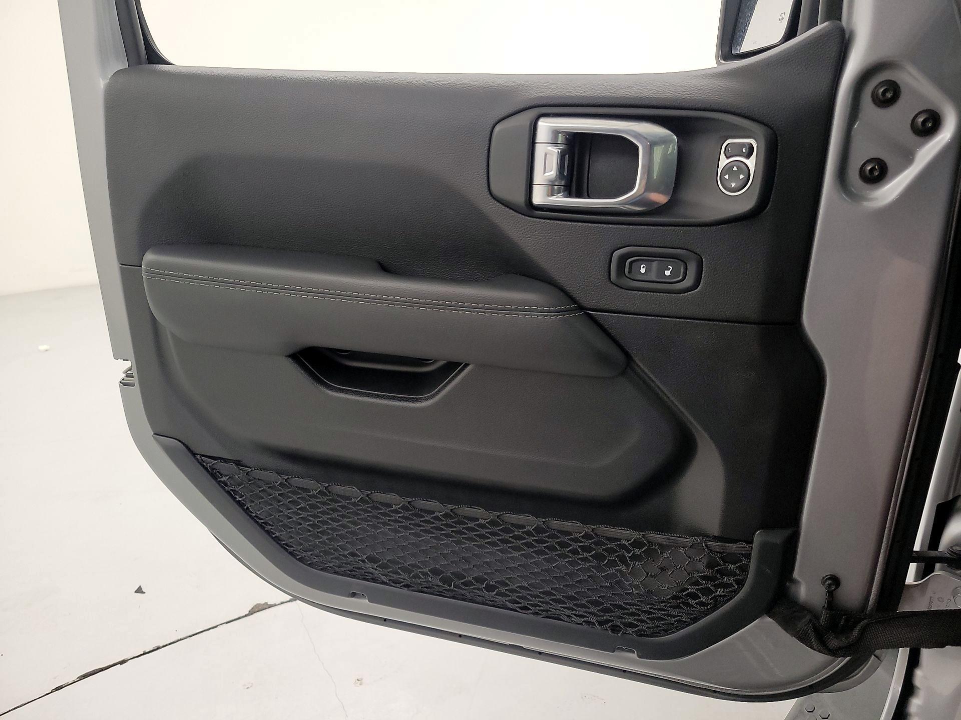 Thumbnail: 2021 Jeep Wrangler - 12