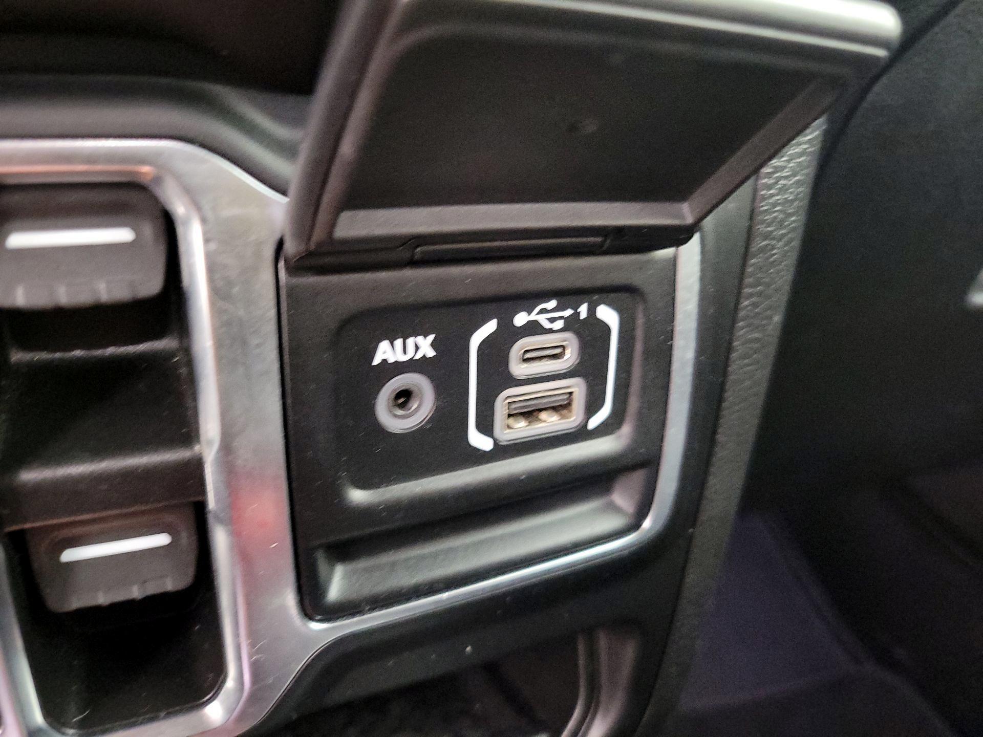 Thumbnail: 2021 Jeep Wrangler - 18