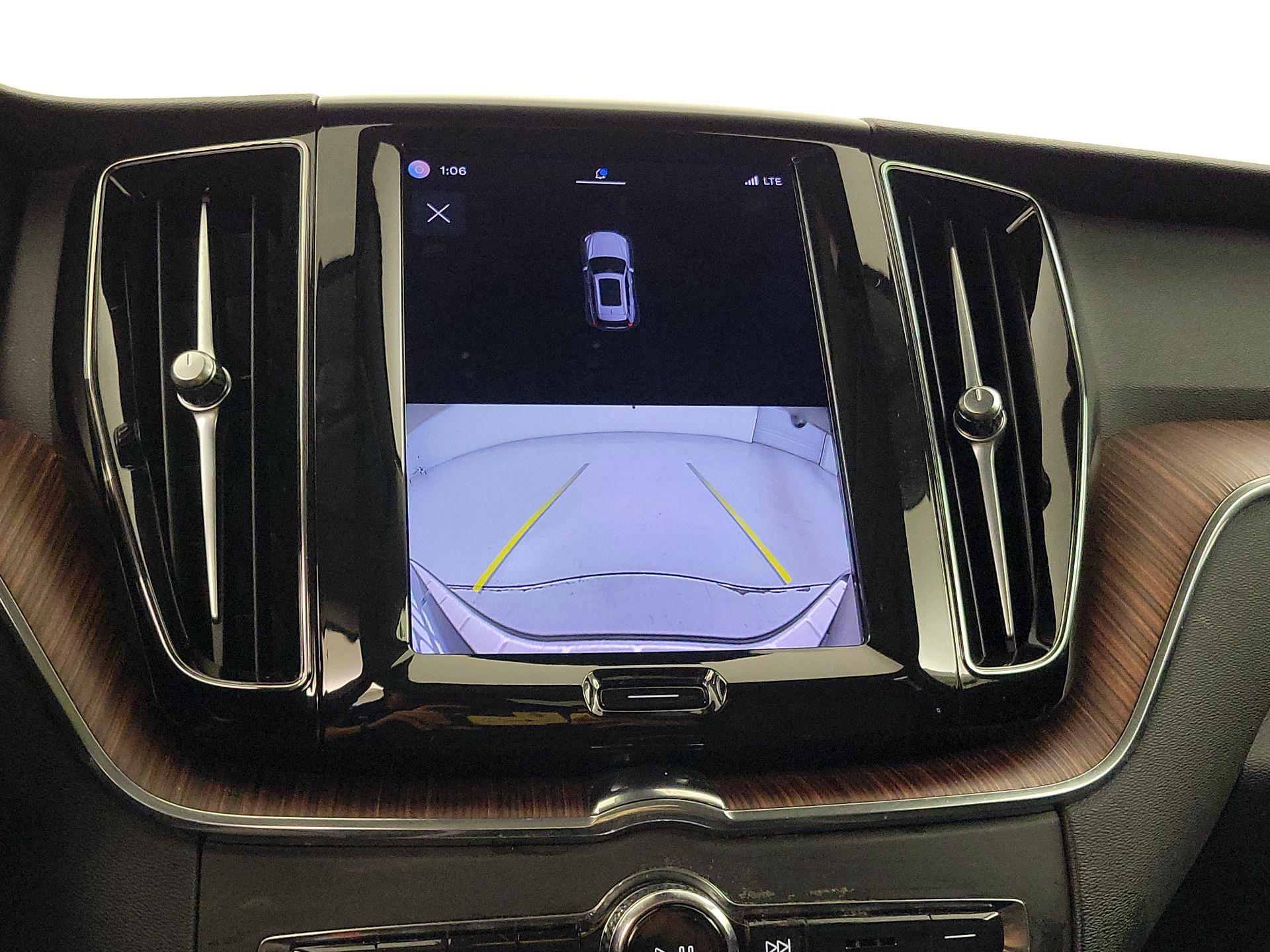 Thumbnail: 2023 Volvo XC60 - 14