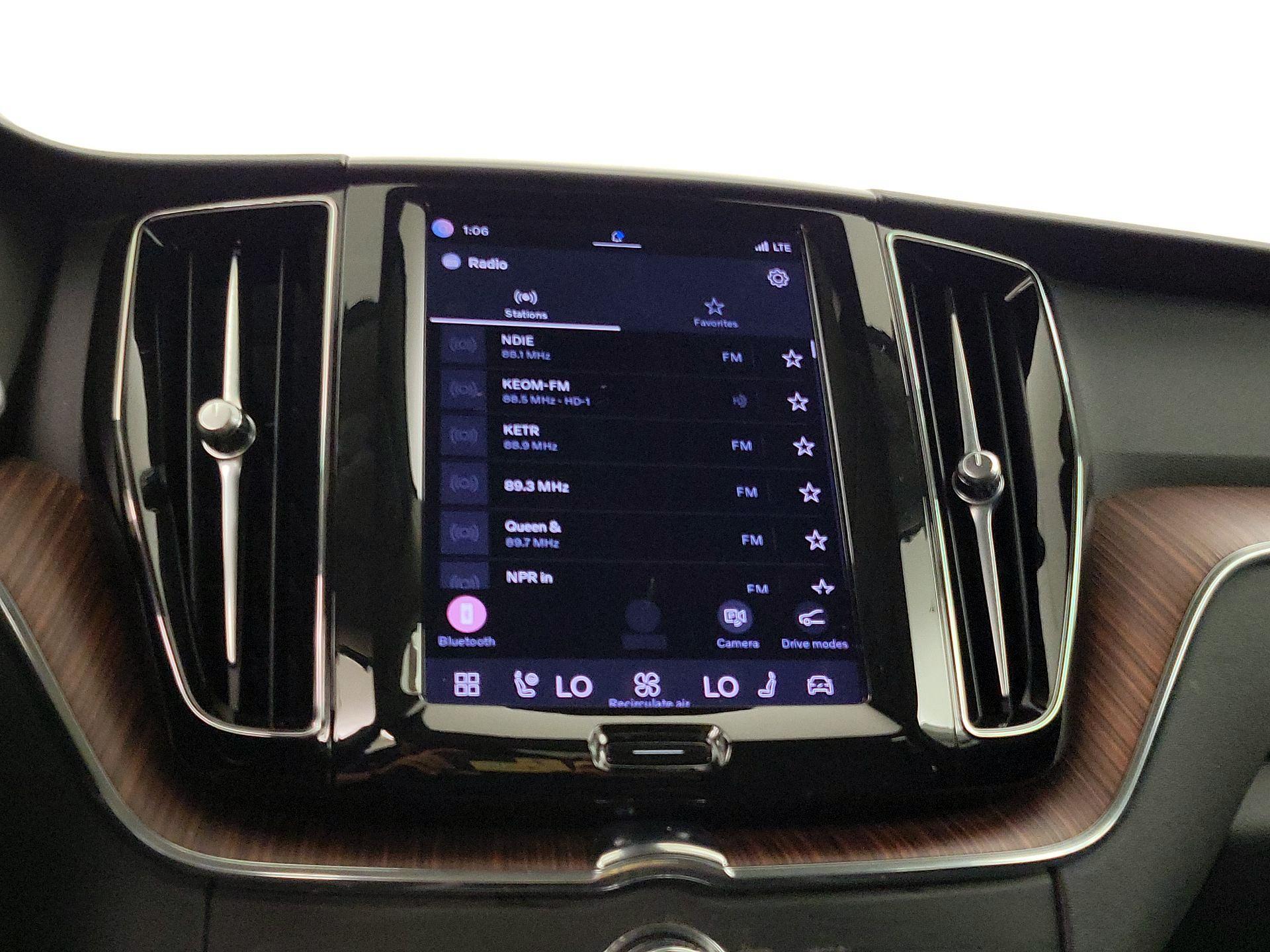 Thumbnail: 2023 Volvo XC60 - 15