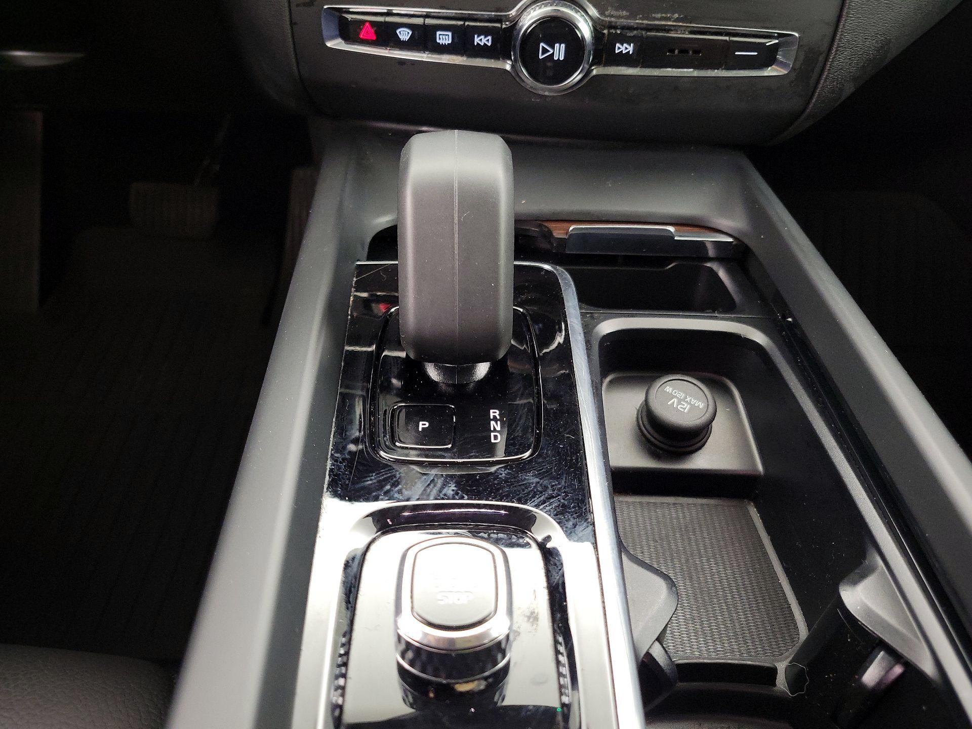Thumbnail: 2023 Volvo XC60 - 17
