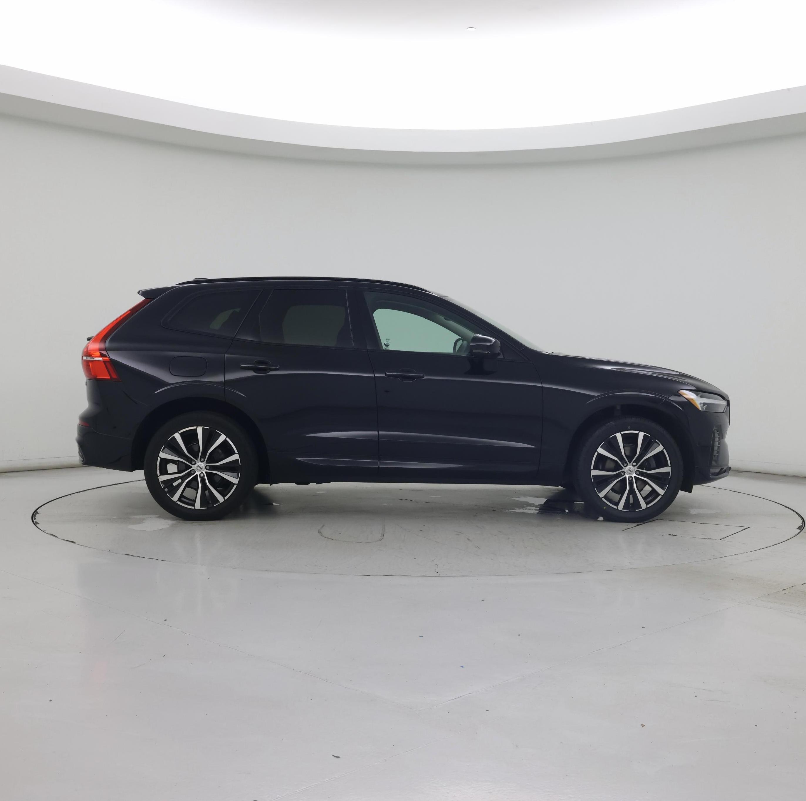 Thumbnail: 2023 Volvo XC60 - 7