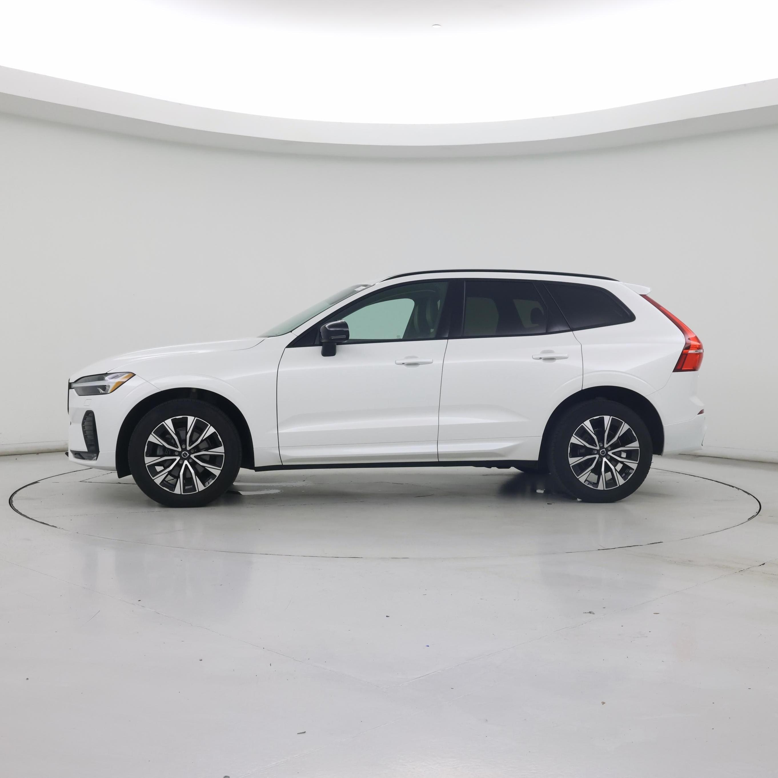 Thumbnail: 2024 Volvo XC60 - 3
