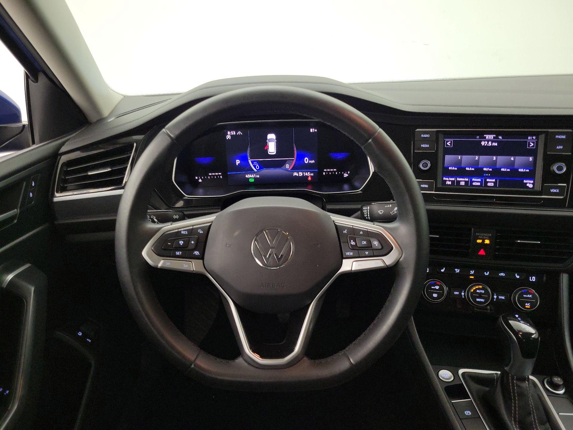 Thumbnail: 2024 Volkswagen Jetta - 10