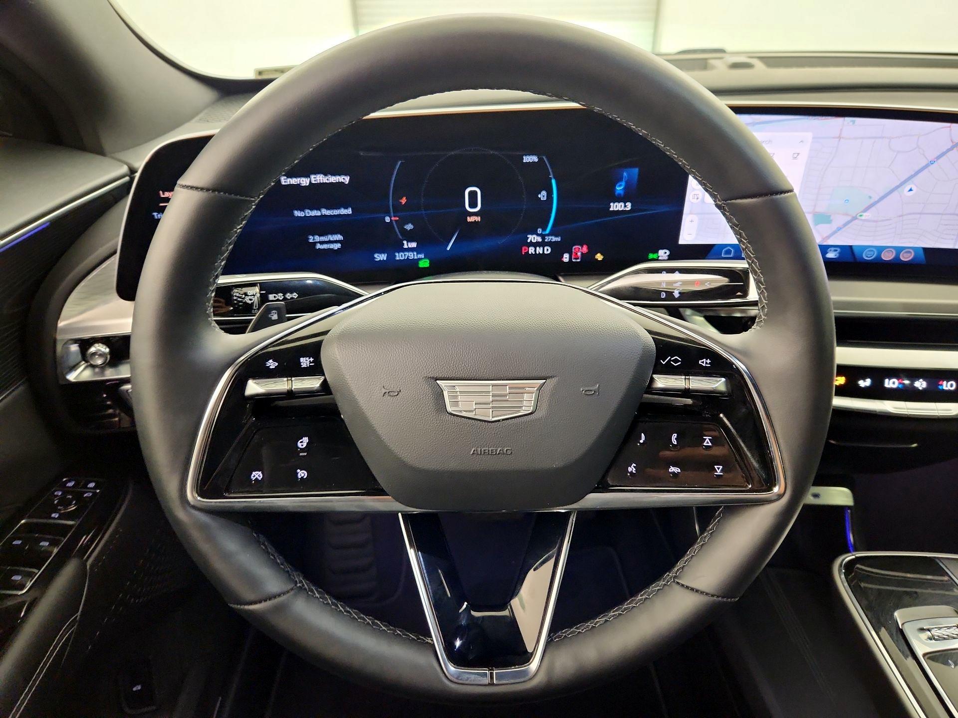 Thumbnail: 2025 Cadillac Lyriq - 10