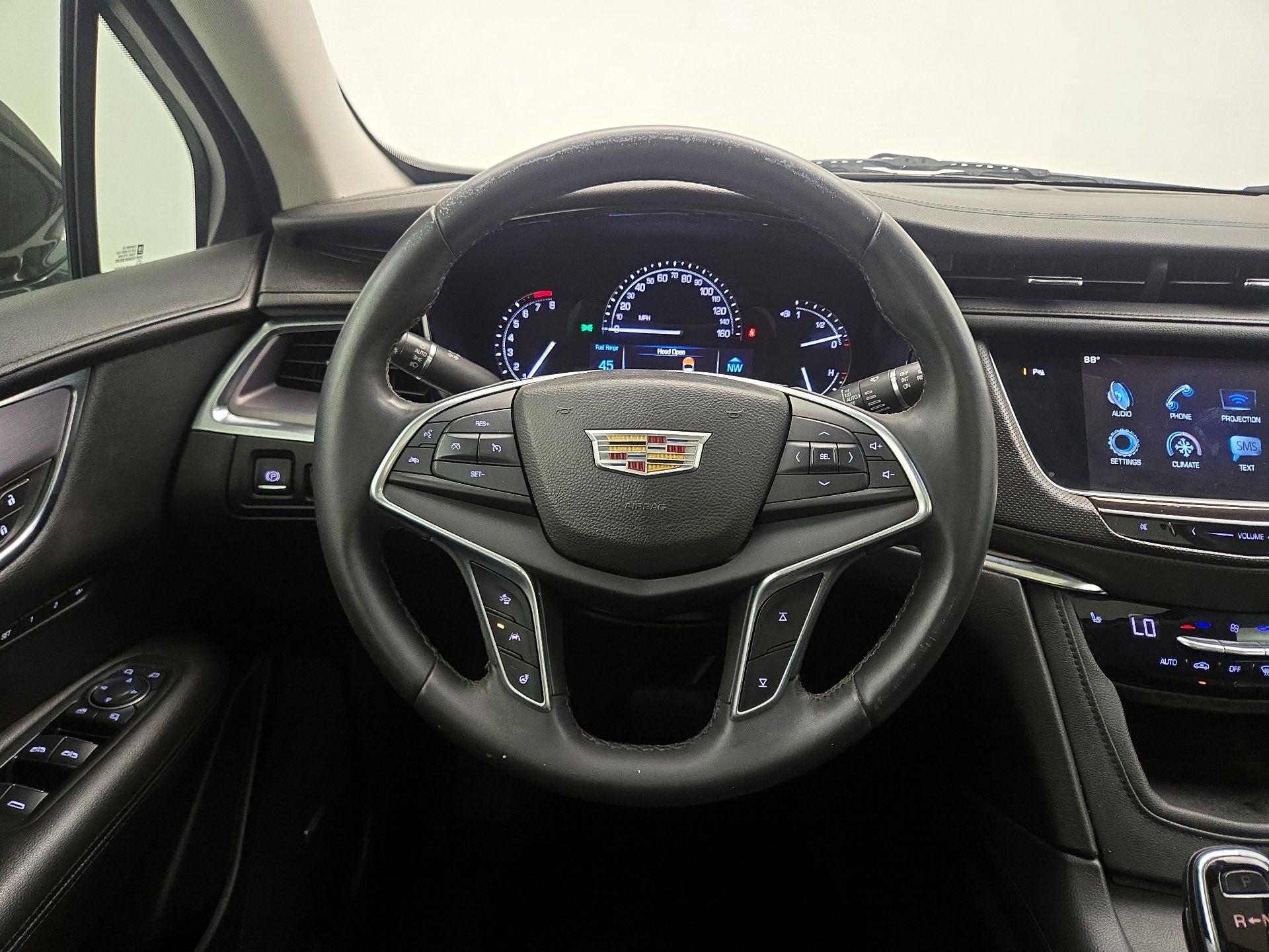 Thumbnail: 2017 Cadillac XT5 - 10