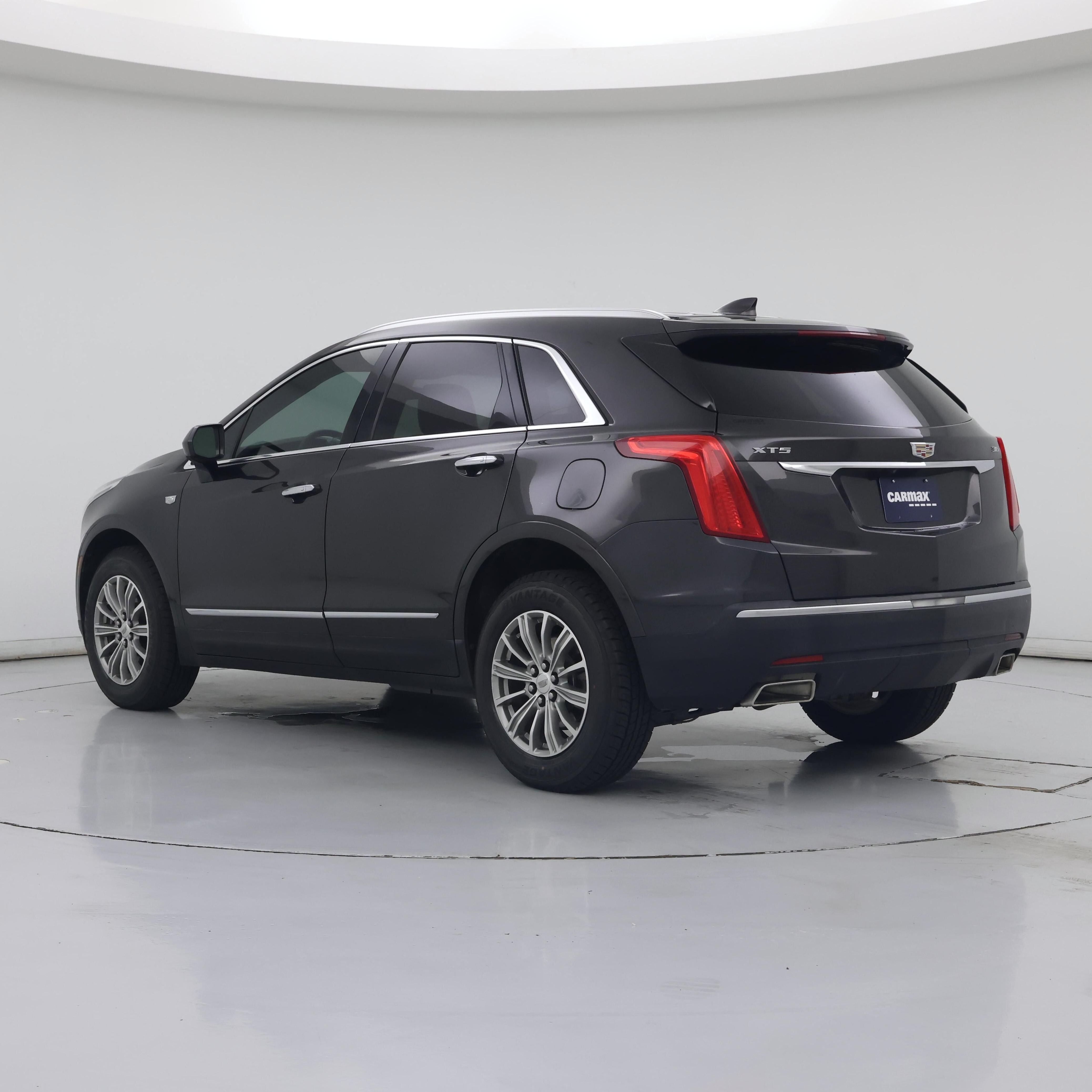 Thumbnail: 2017 Cadillac XT5 - 2