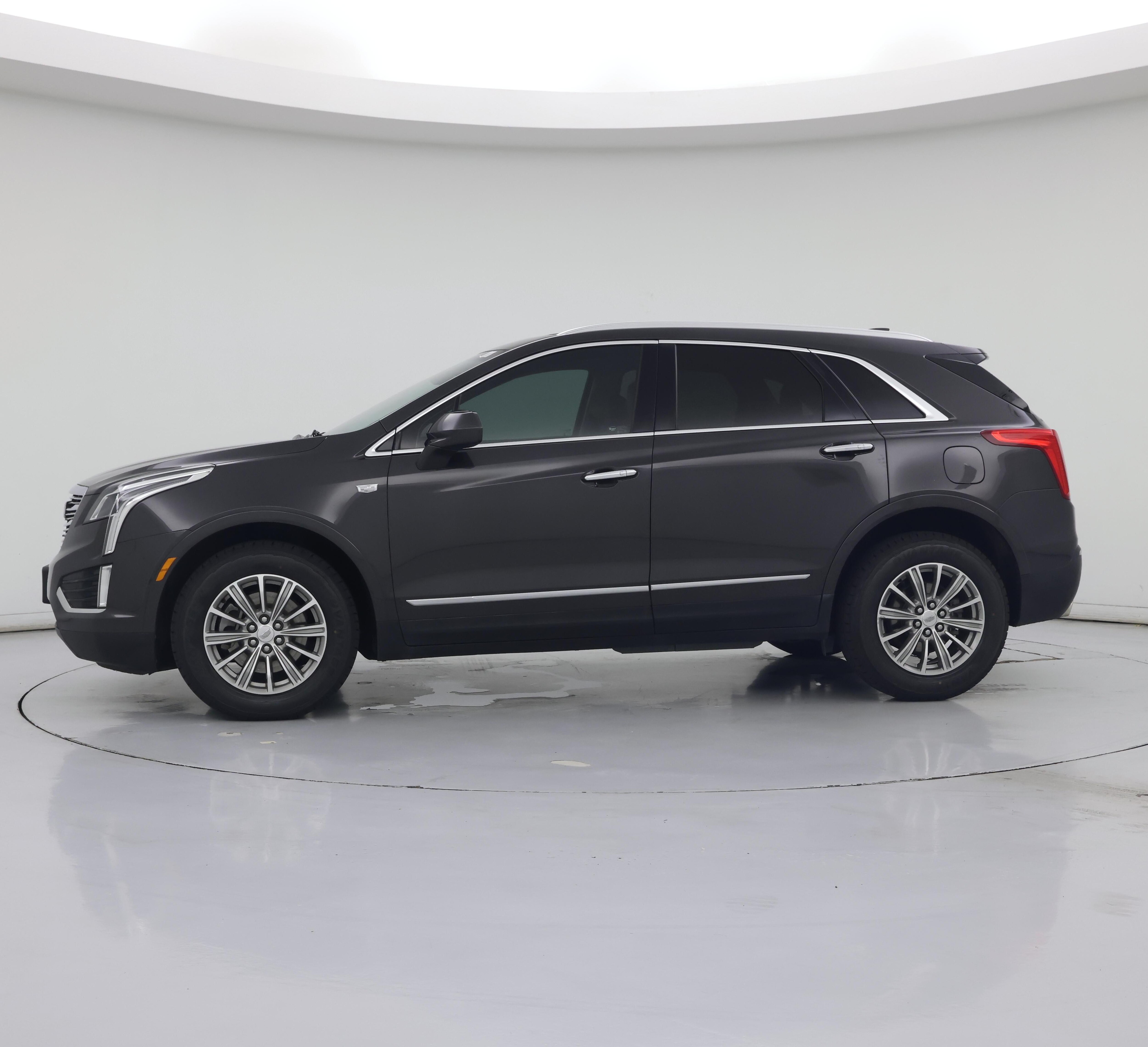 Thumbnail: 2017 Cadillac XT5 - 3