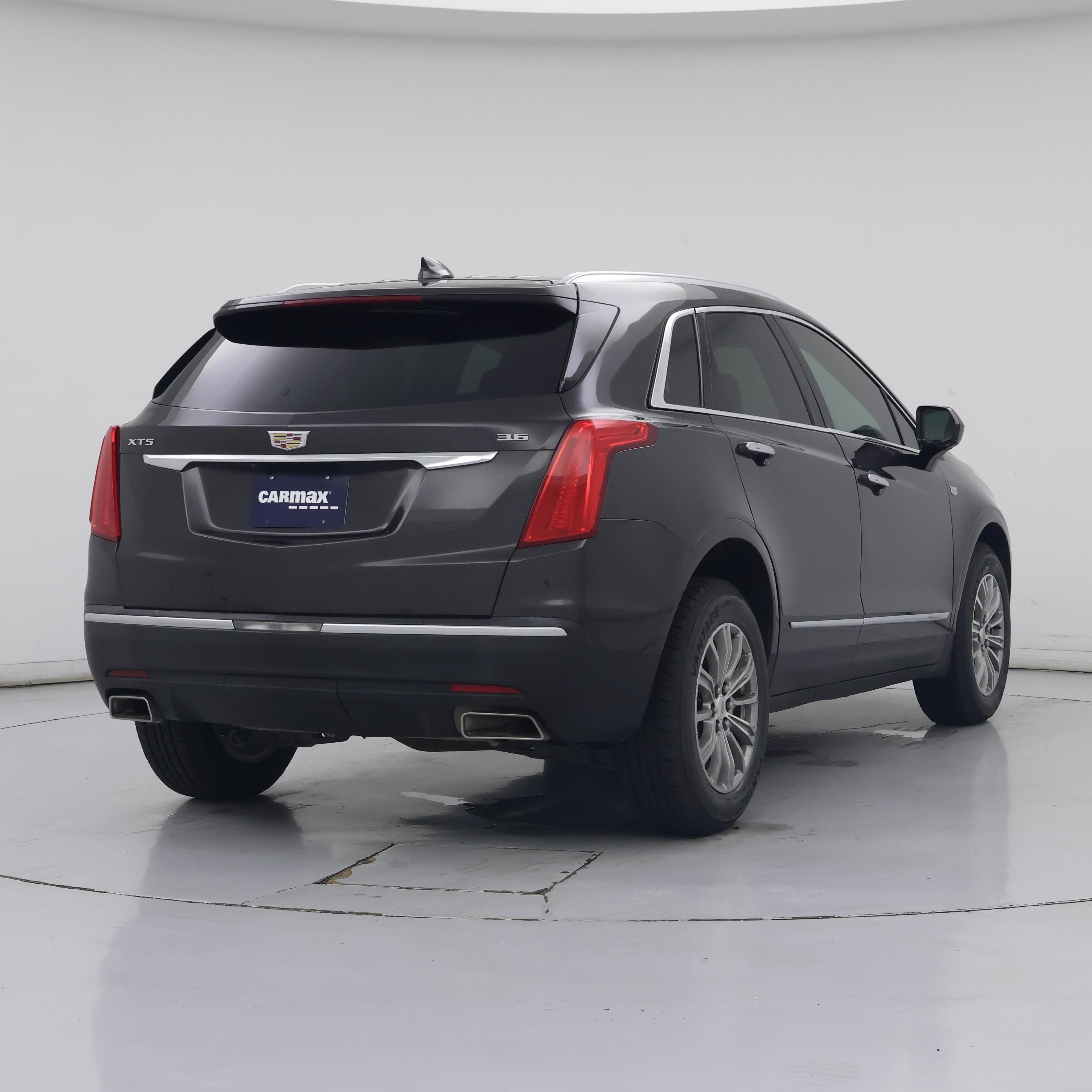 Thumbnail: 2017 Cadillac XT5 - 8