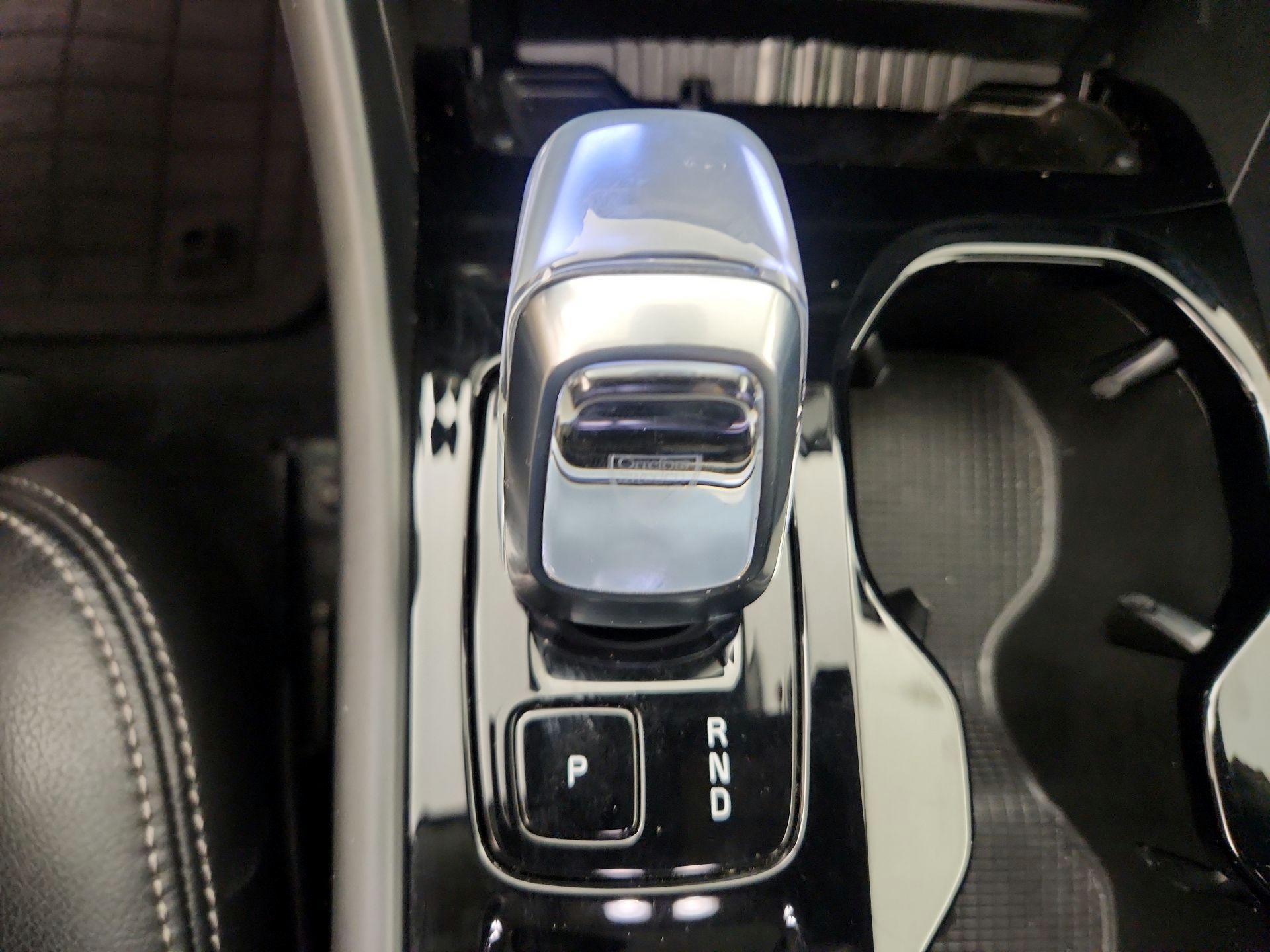 Thumbnail: 2023 Volvo XC40 - 17
