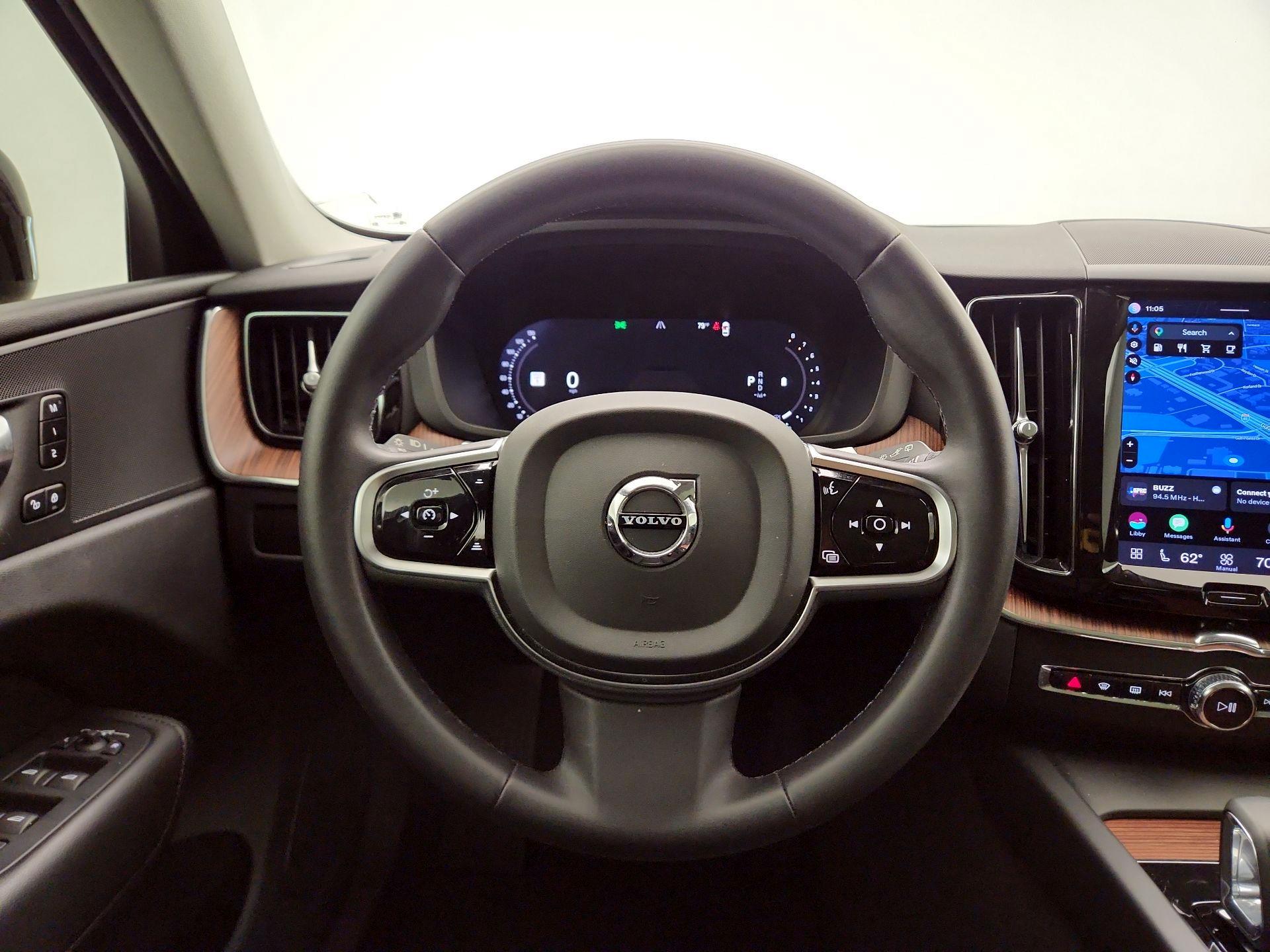 Thumbnail: 2023 Volvo XC60 - 10