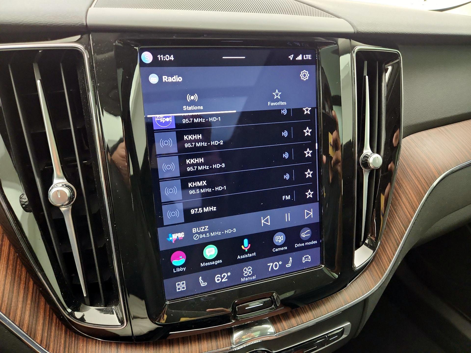 Thumbnail: 2023 Volvo XC60 - 16