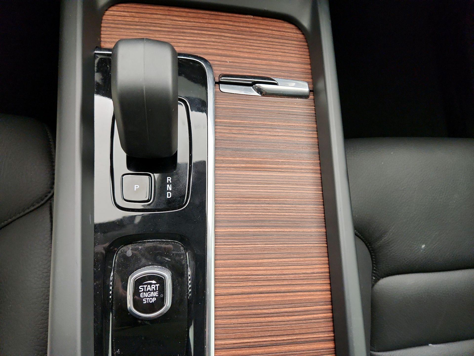 Thumbnail: 2023 Volvo XC60 - 18
