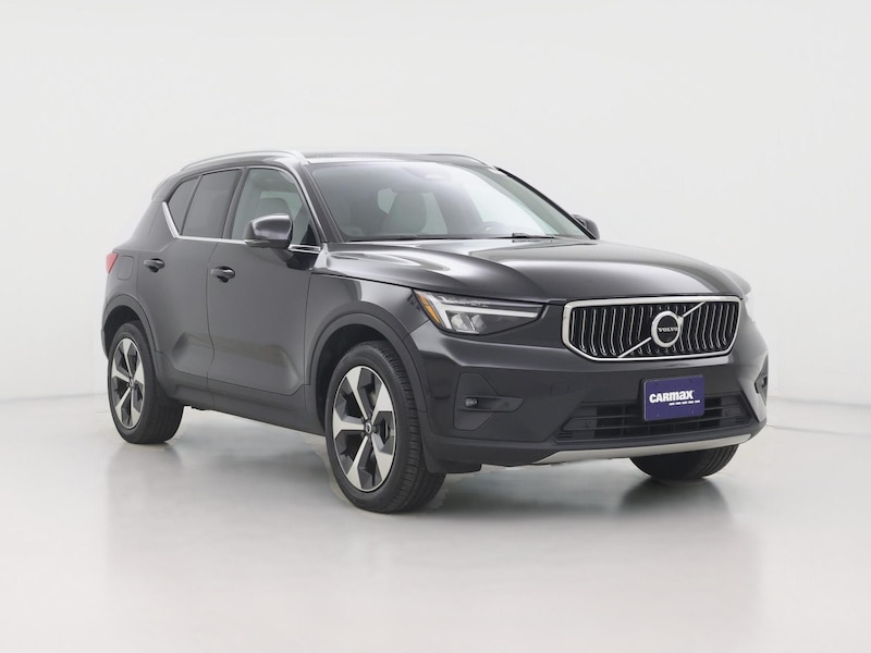 2023 Volvo XC40 B5 Plus Bright Theme
