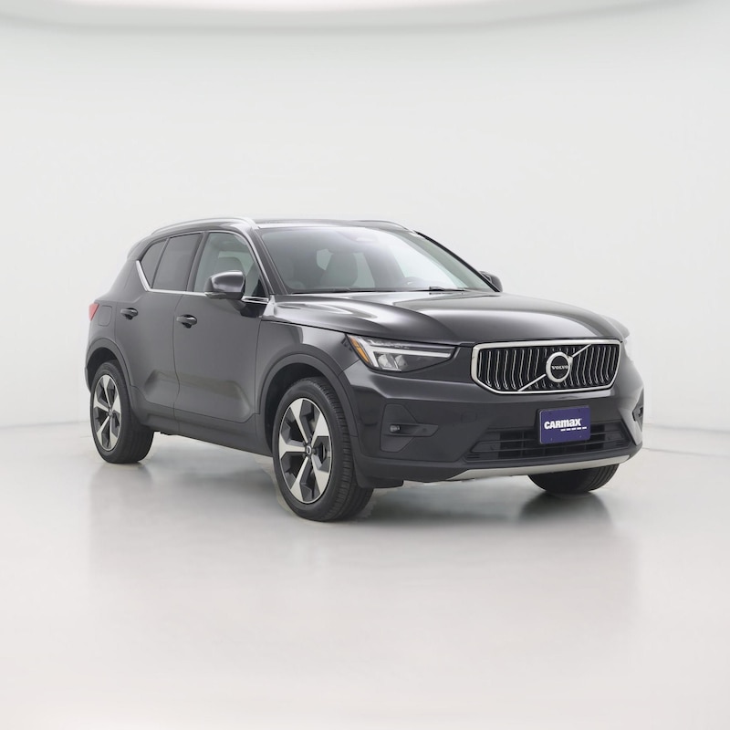 2023 Volvo XC40 B5 Plus Bright Theme