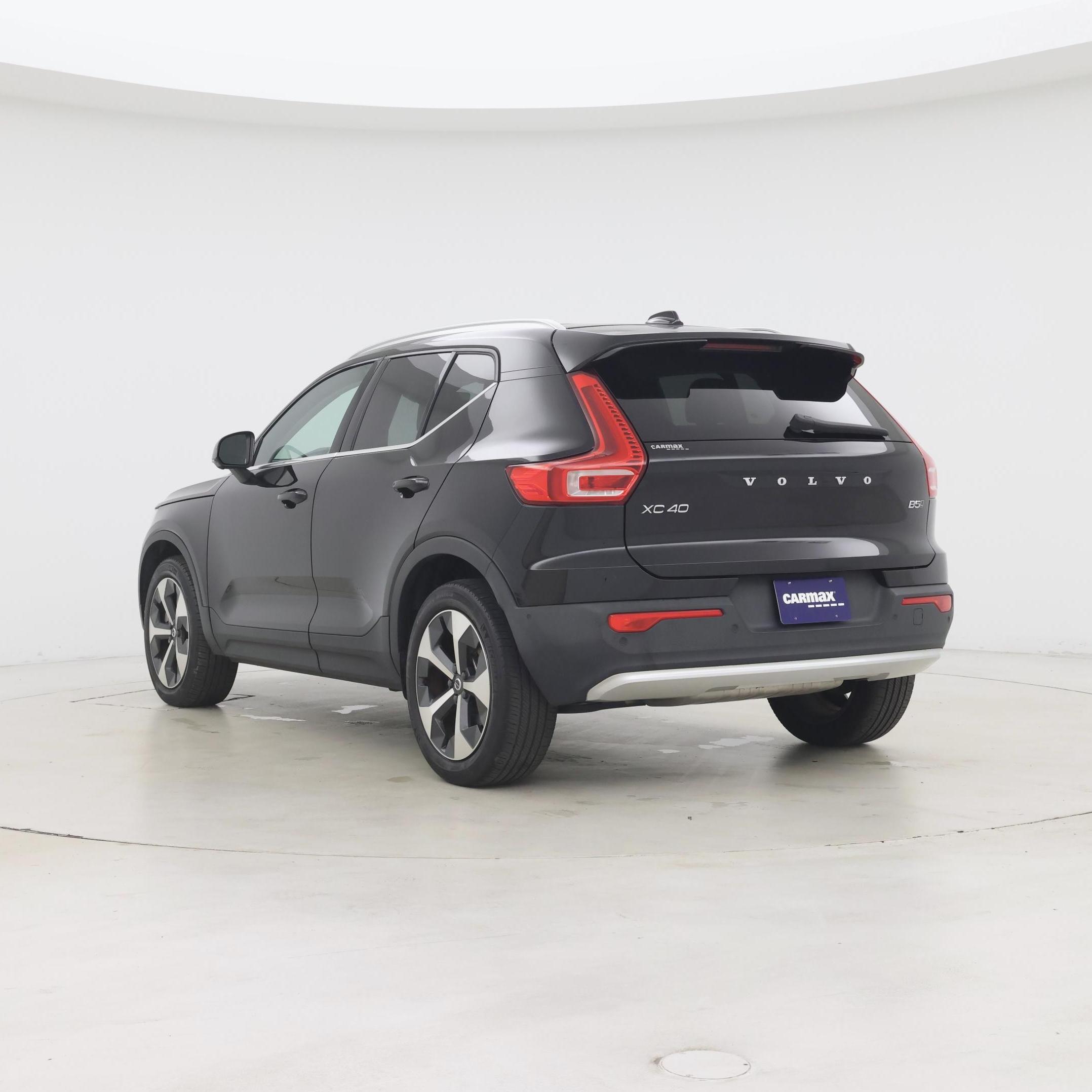 Thumbnail: 2023 Volvo XC40 - 2