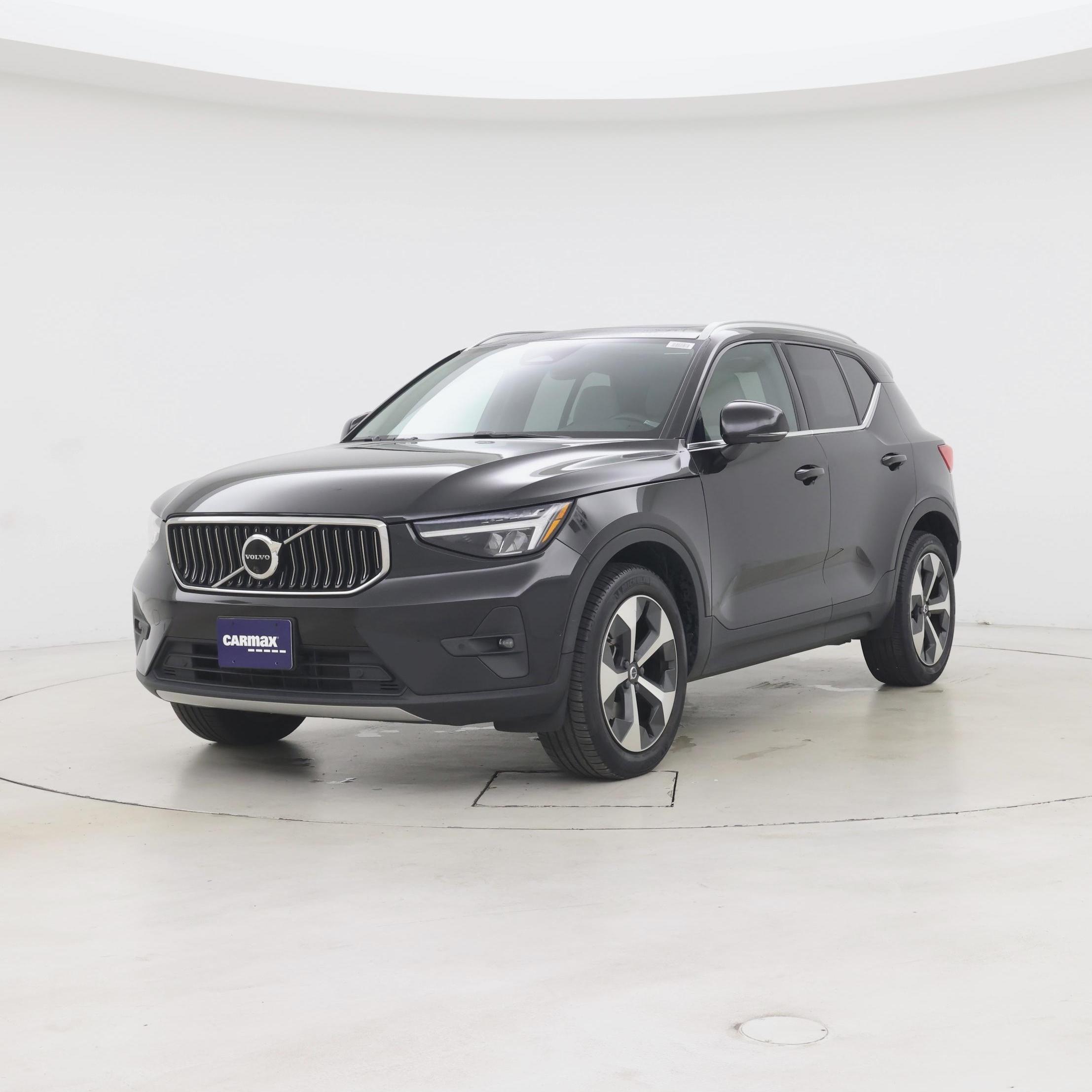 Thumbnail: 2023 Volvo XC40 - 4
