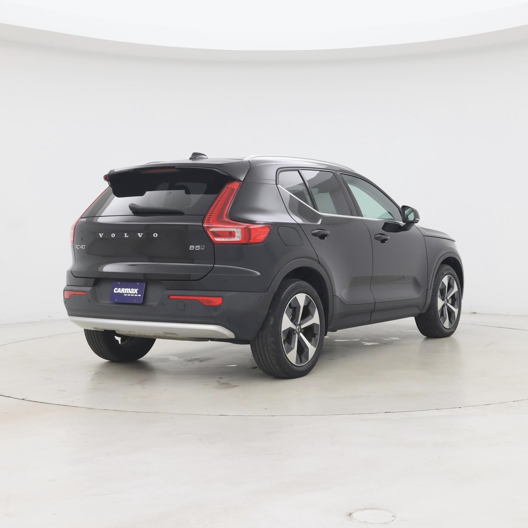 Thumbnail: 2023 Volvo XC40 - 8