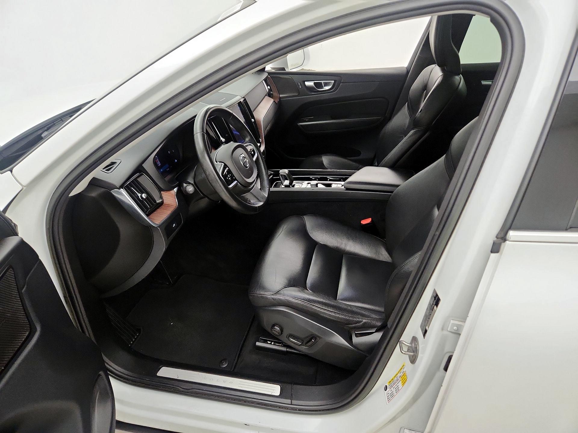Thumbnail: 2023 Volvo XC60 - 11