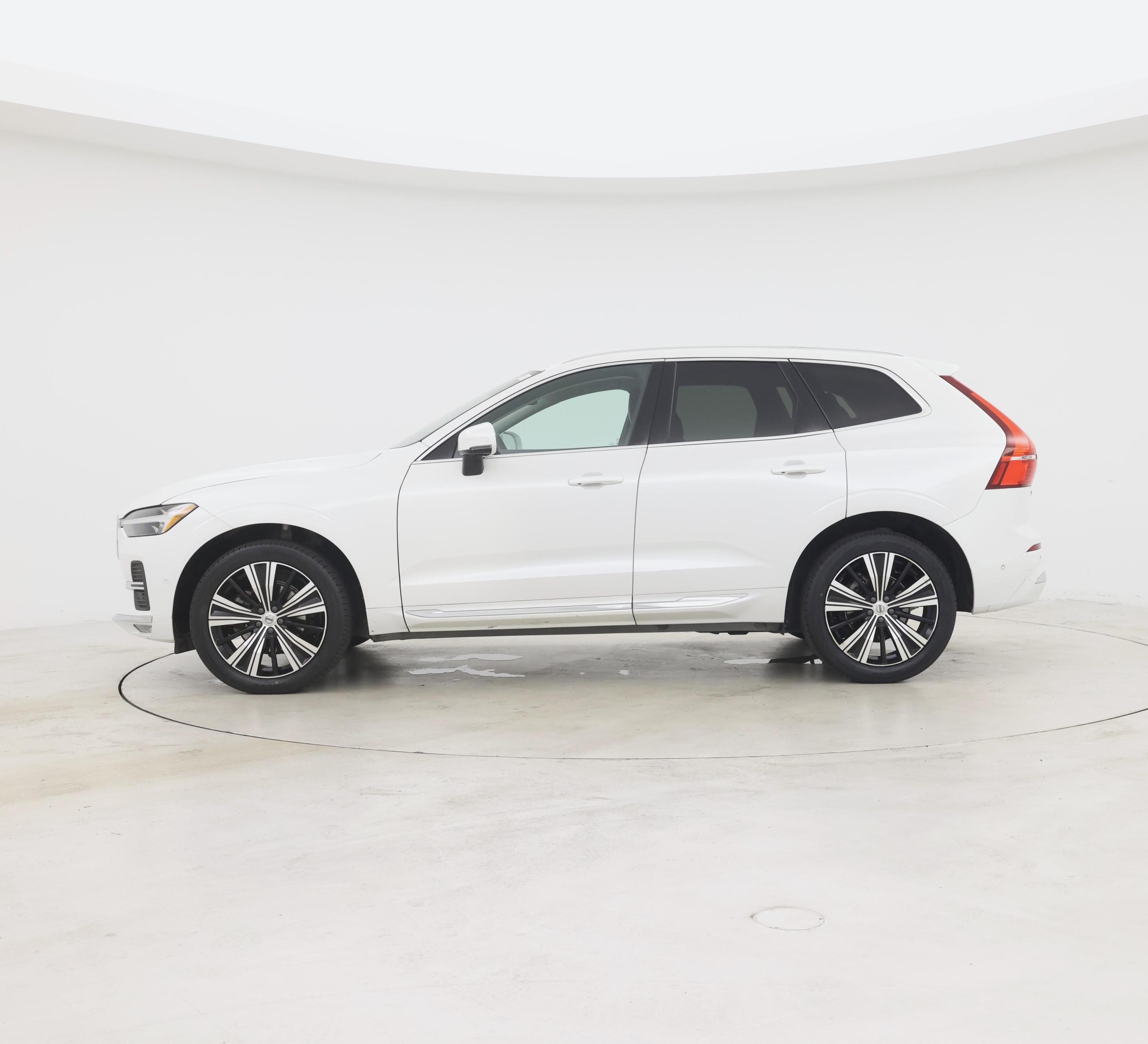 Thumbnail: 2023 Volvo XC60 - 3