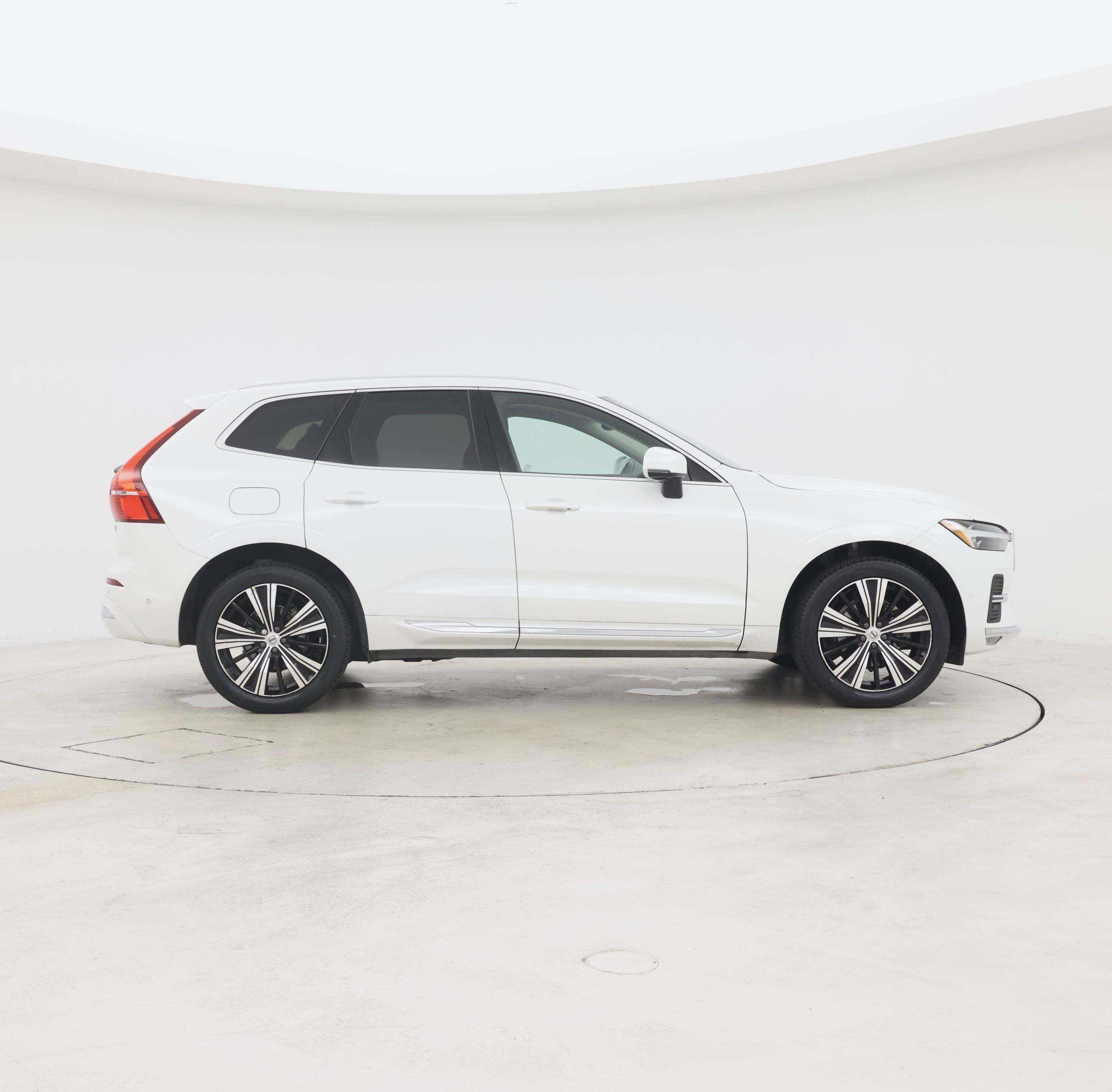 Thumbnail: 2023 Volvo XC60 - 7