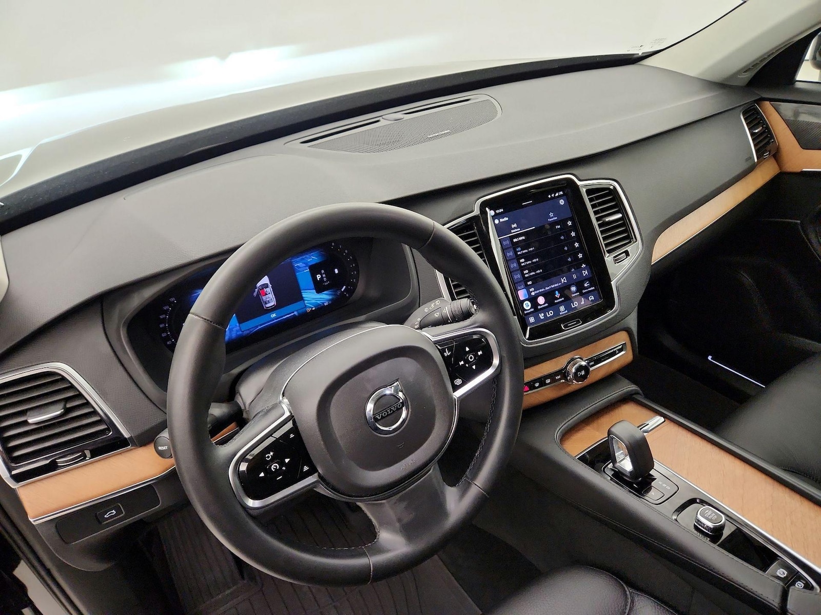 2023 Volvo XC90 Plus - Photo 10