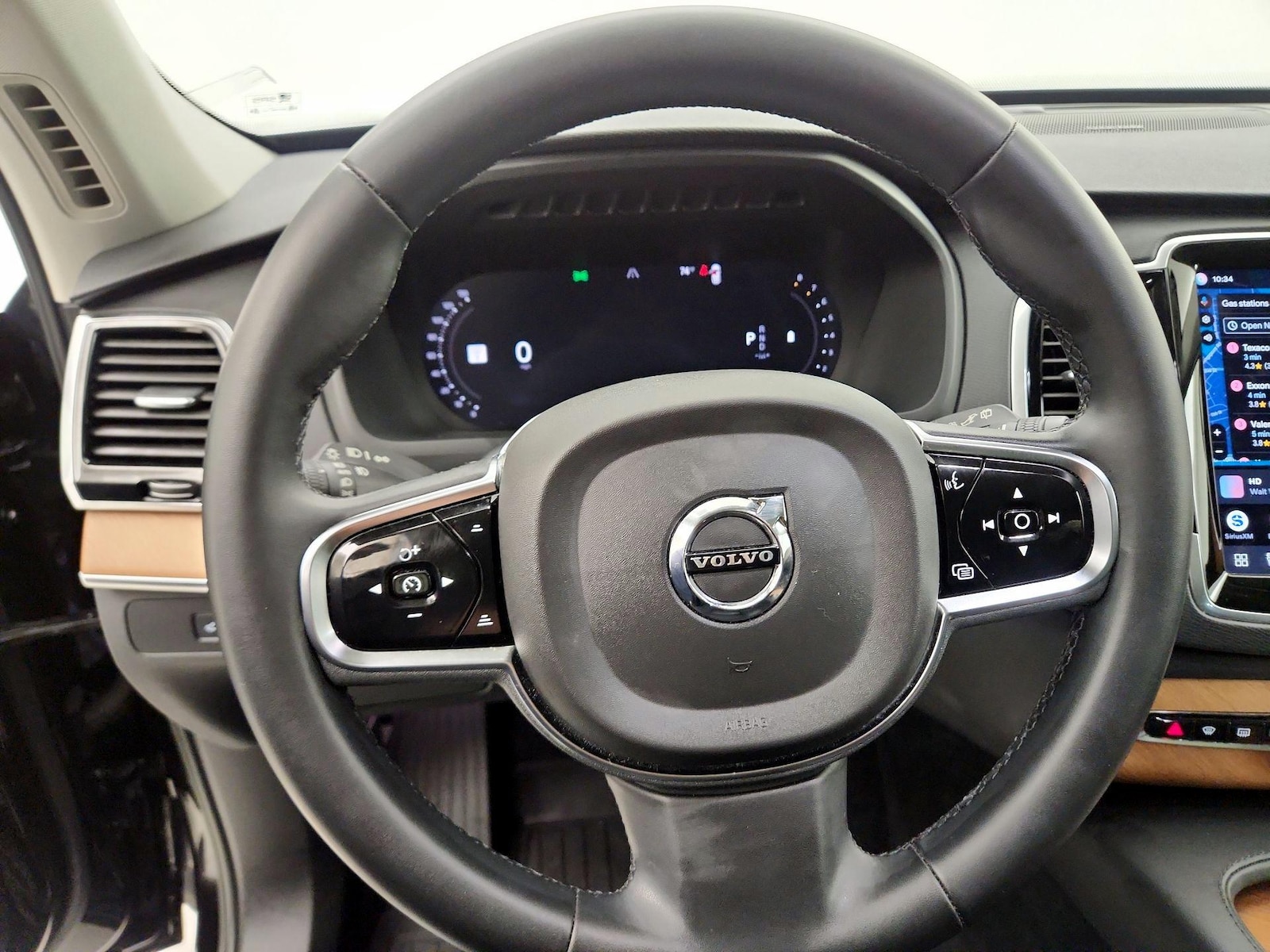 2023 Volvo XC90 Plus - Photo 11