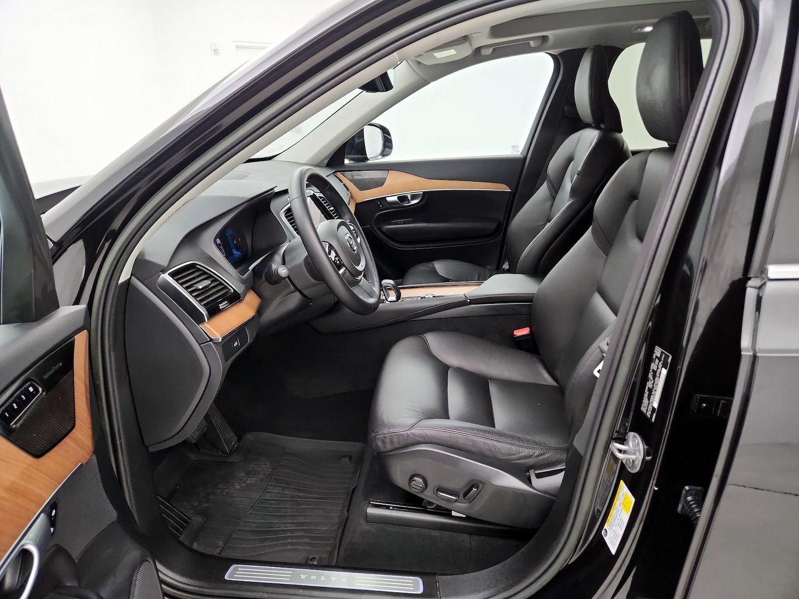2023 Volvo XC90 Plus - Photo 12