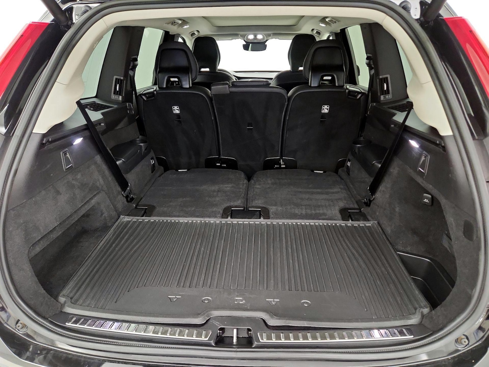2023 Volvo XC90 Plus - Photo 17