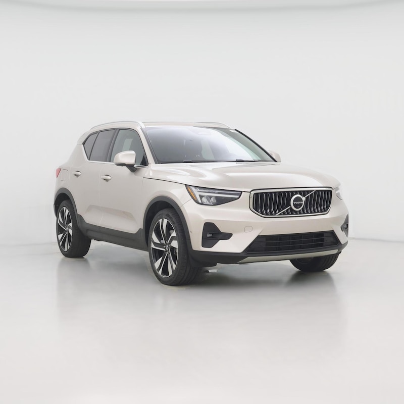 2023 Volvo XC40 B5 Plus Bright Theme