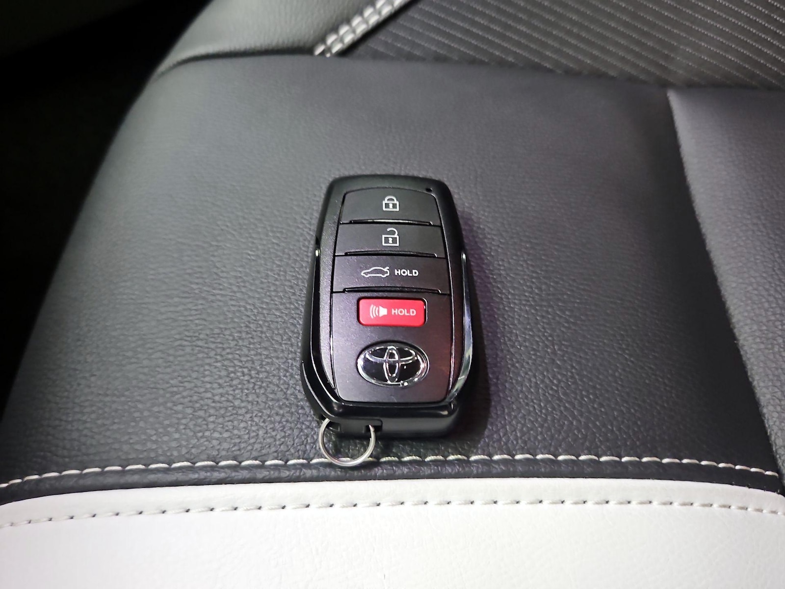 2026 Toyota Camry SE - Photo 23