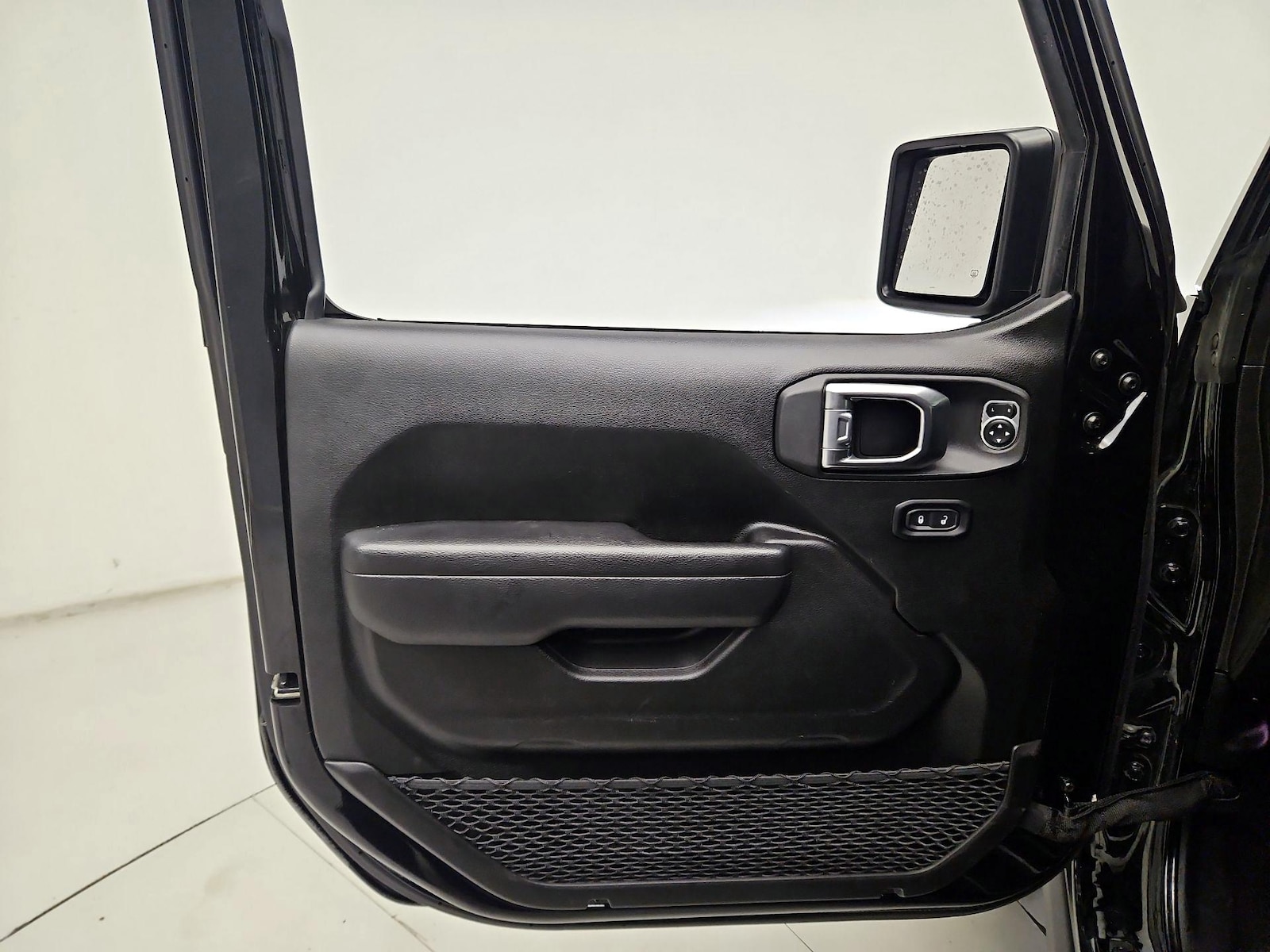 2025 Jeep Wrangler 4-Door Rubicon - Photo 13