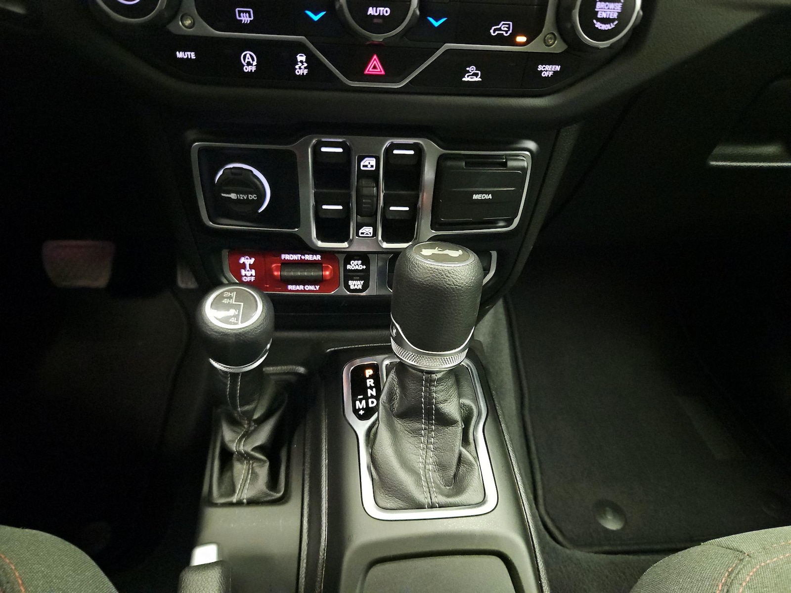 2025 Jeep Wrangler 4-Door Rubicon - Photo 17