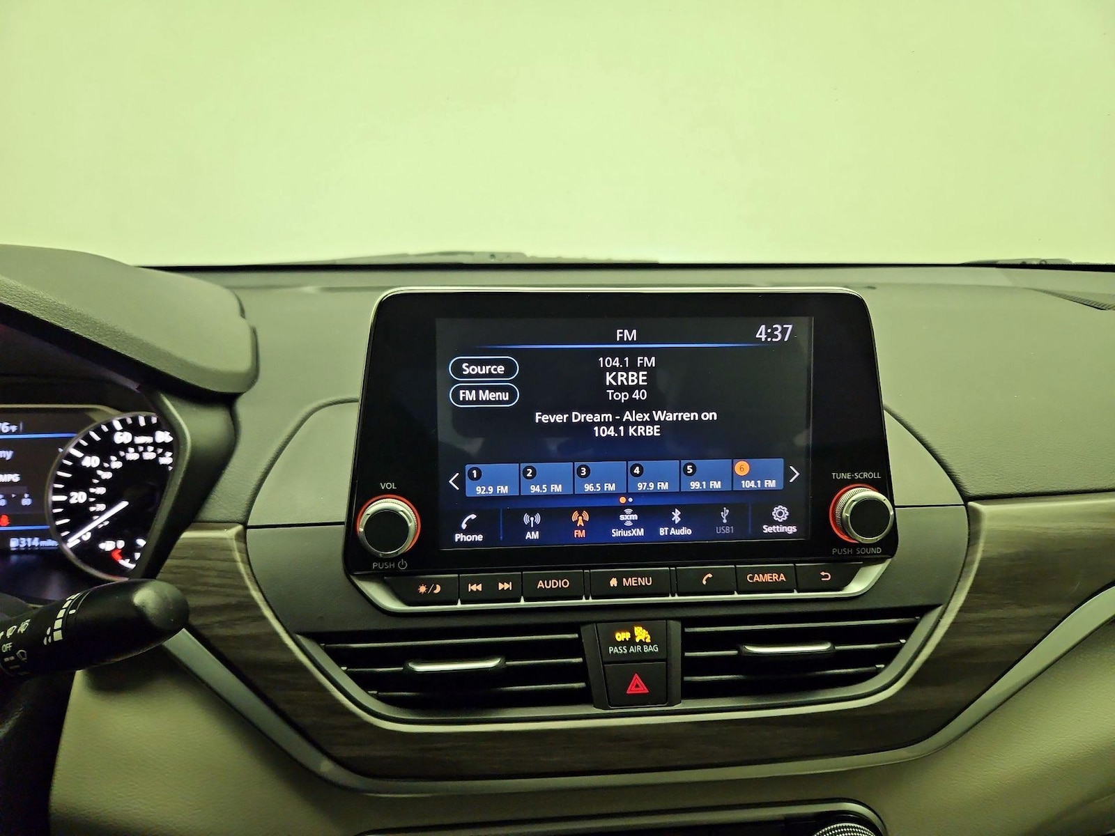2025 Nissan Altima SV - Photo 15