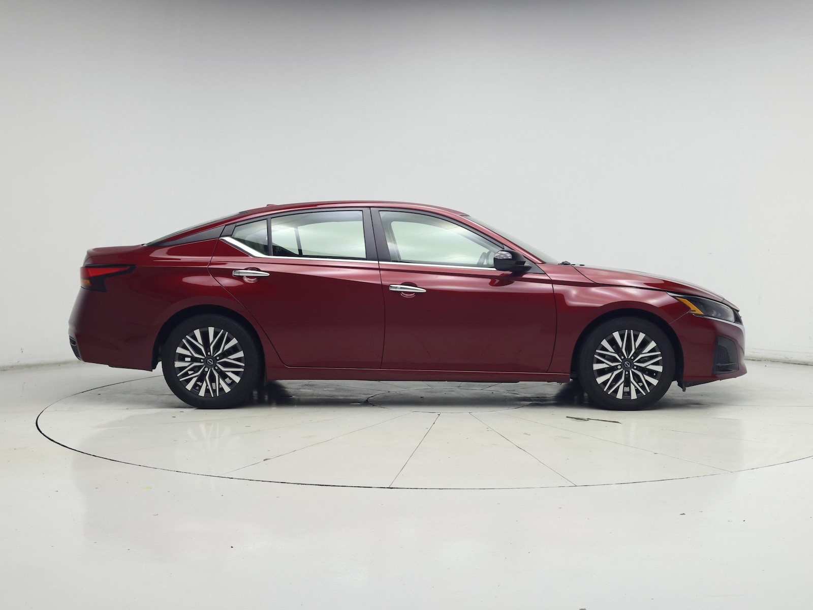 2025 Nissan Altima SV - Photo 8