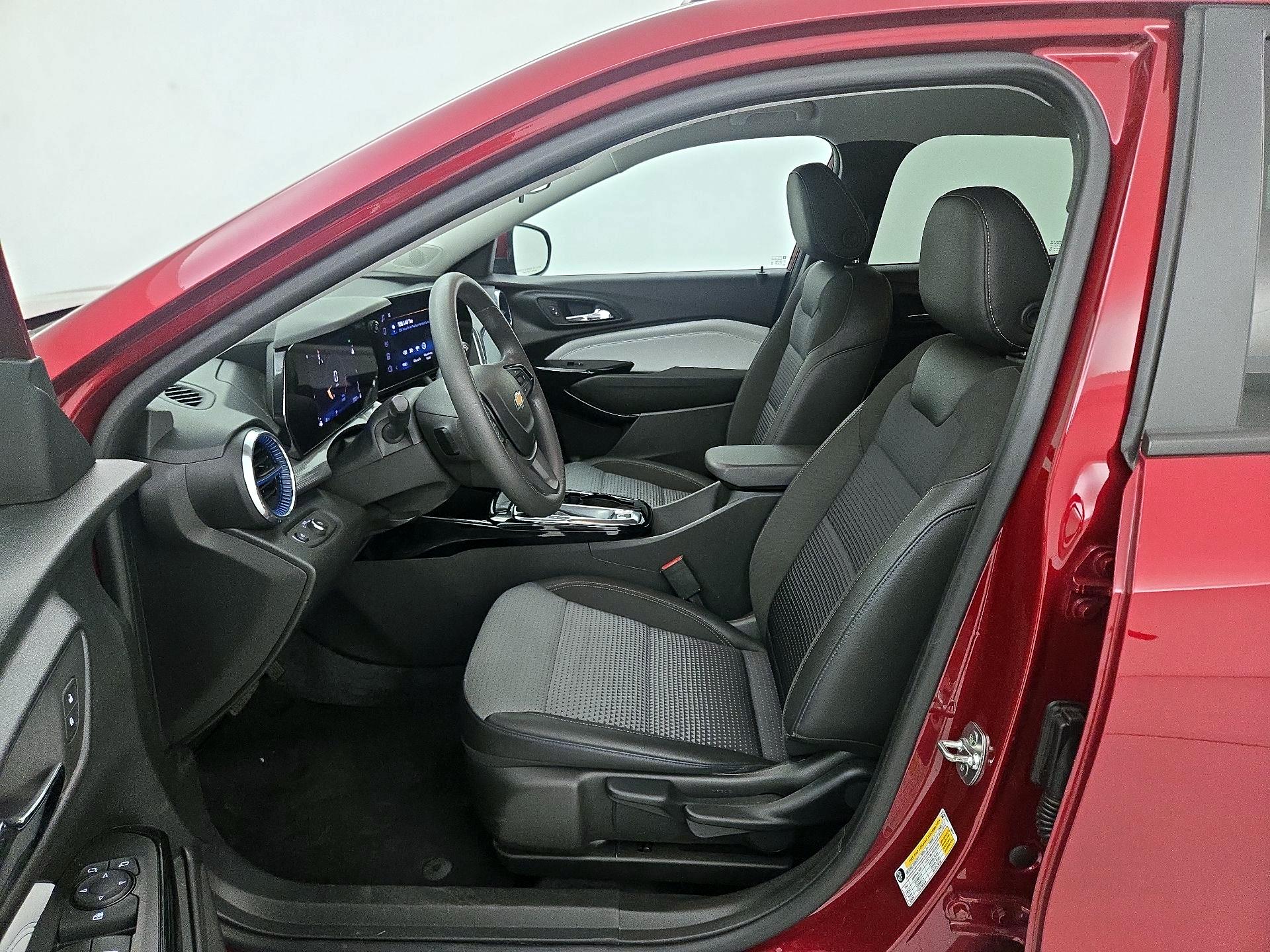 Thumbnail: 2025 Chevrolet Trax - 11