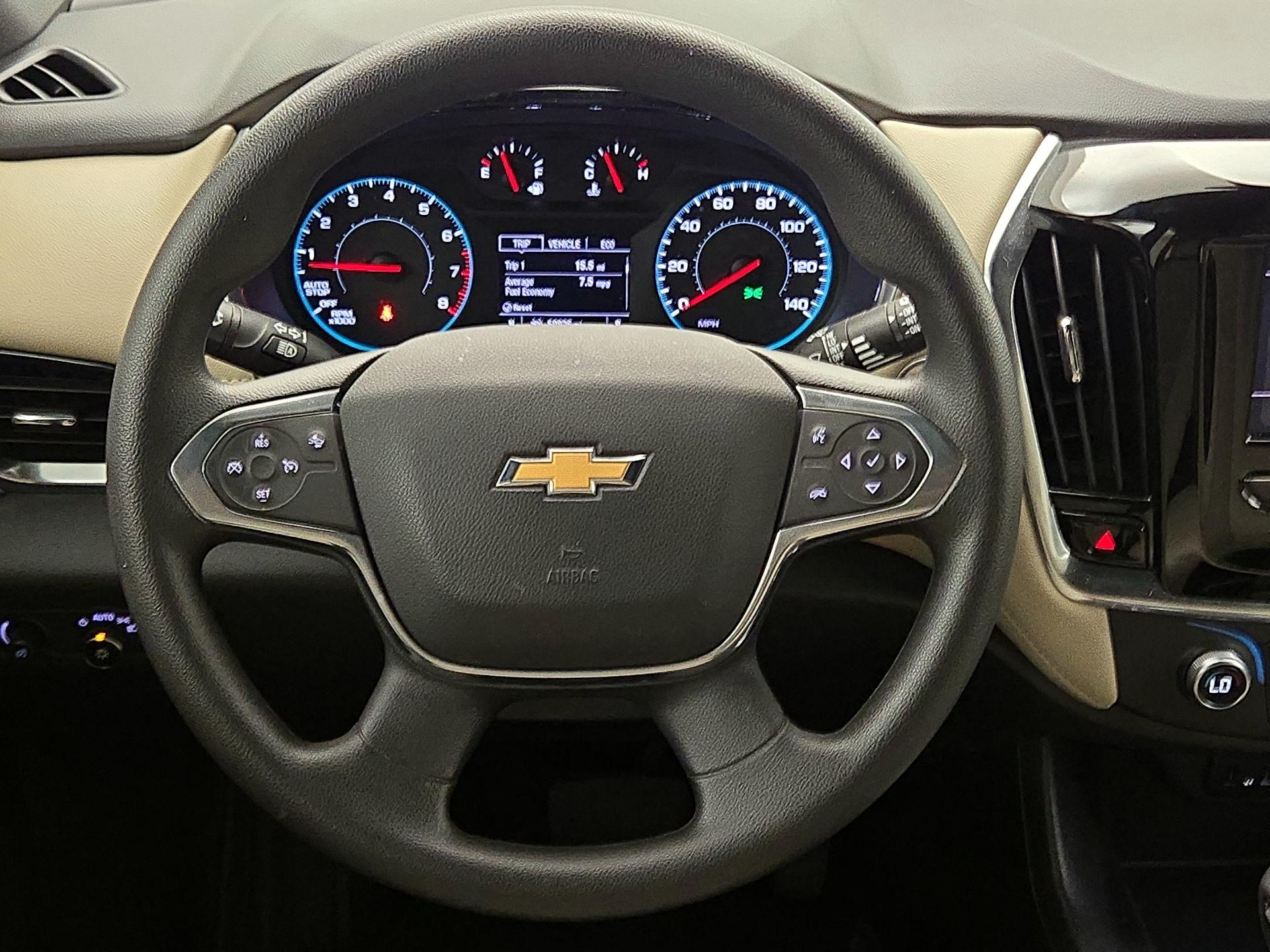 Thumbnail: 2022 Chevrolet Traverse - 10