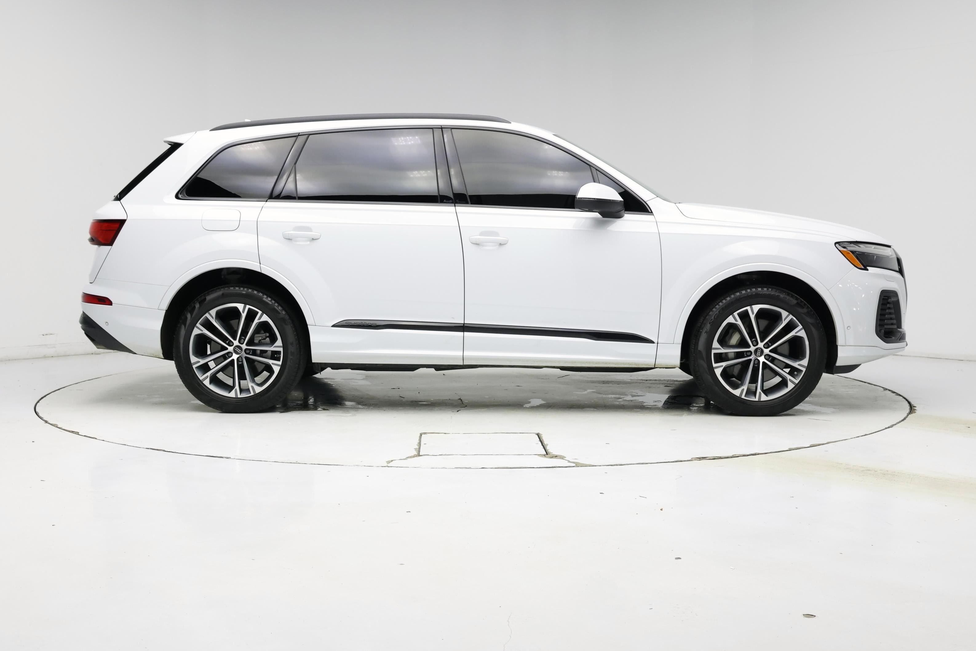 Thumbnail: 2025 Audi Q7 - 7