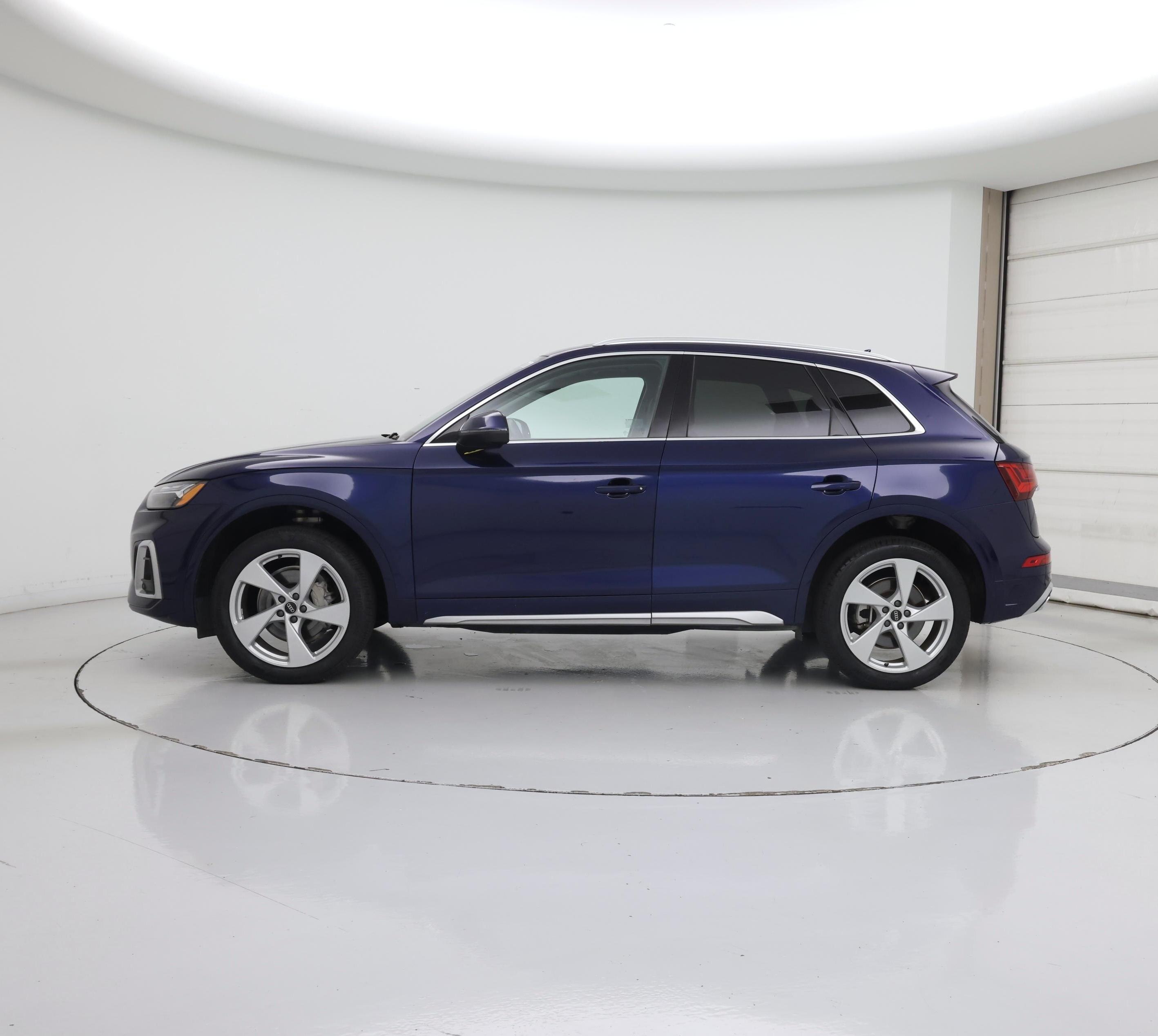 Thumbnail: 2023 Audi Q5 - 3