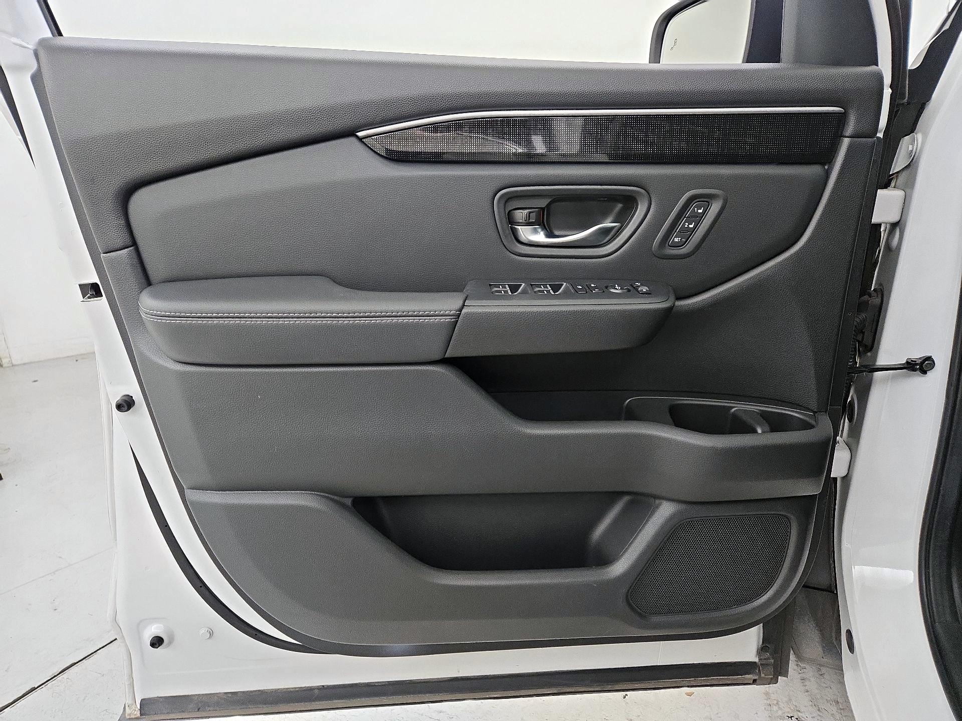 Thumbnail: 2023 Honda Pilot - 12