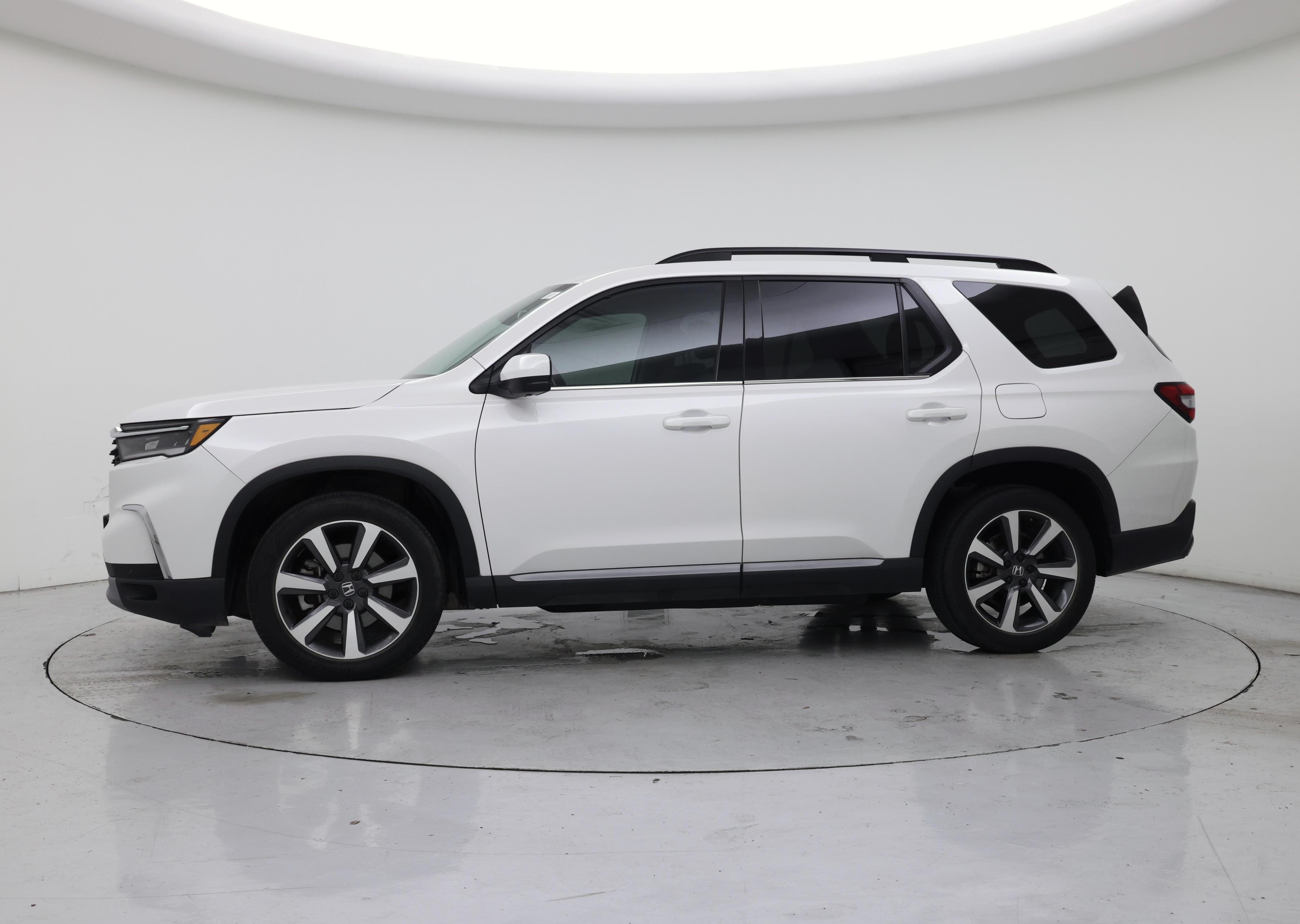 Thumbnail: 2023 Honda Pilot - 3