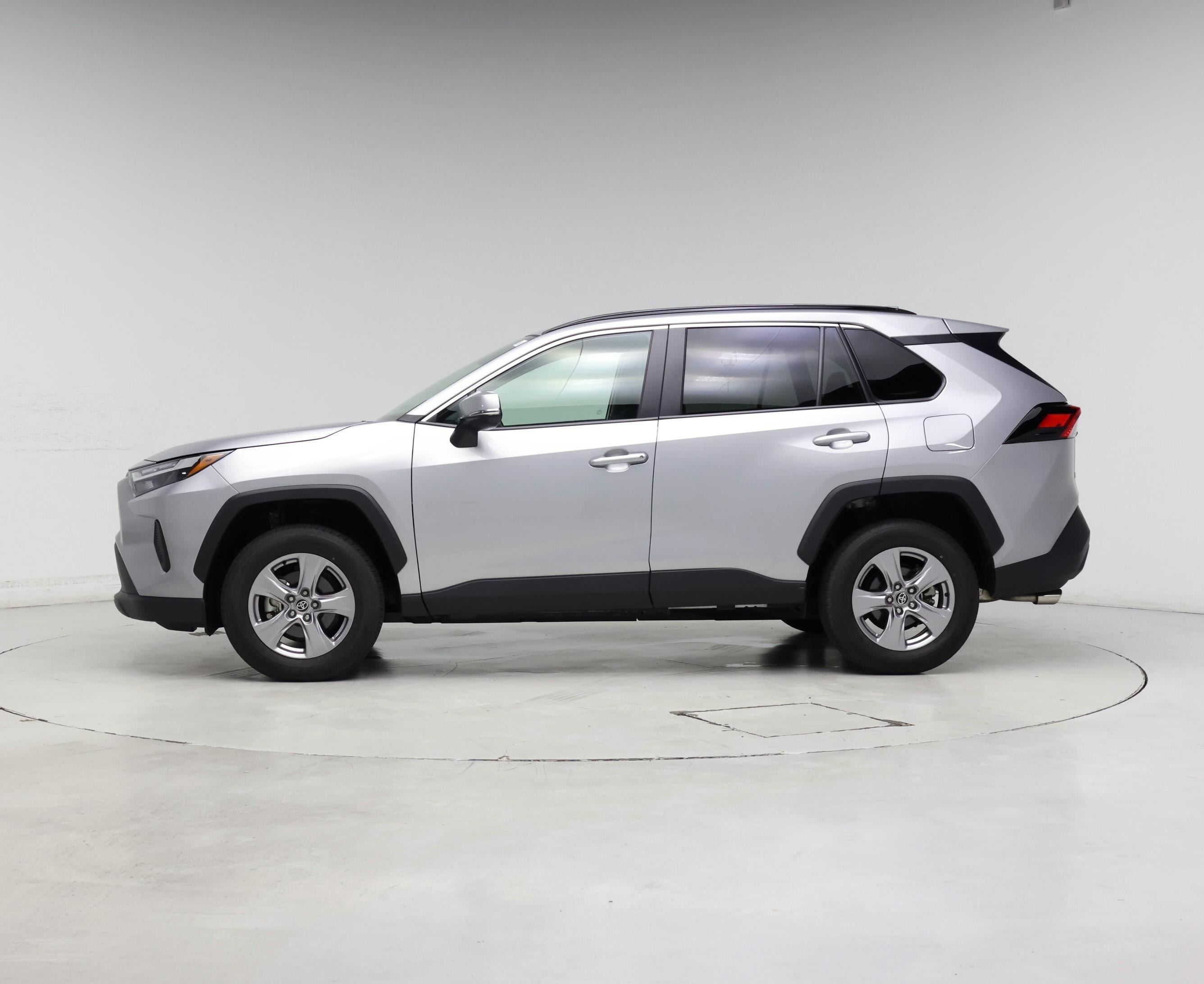 Thumbnail: 2025 Toyota RAV4 - 3