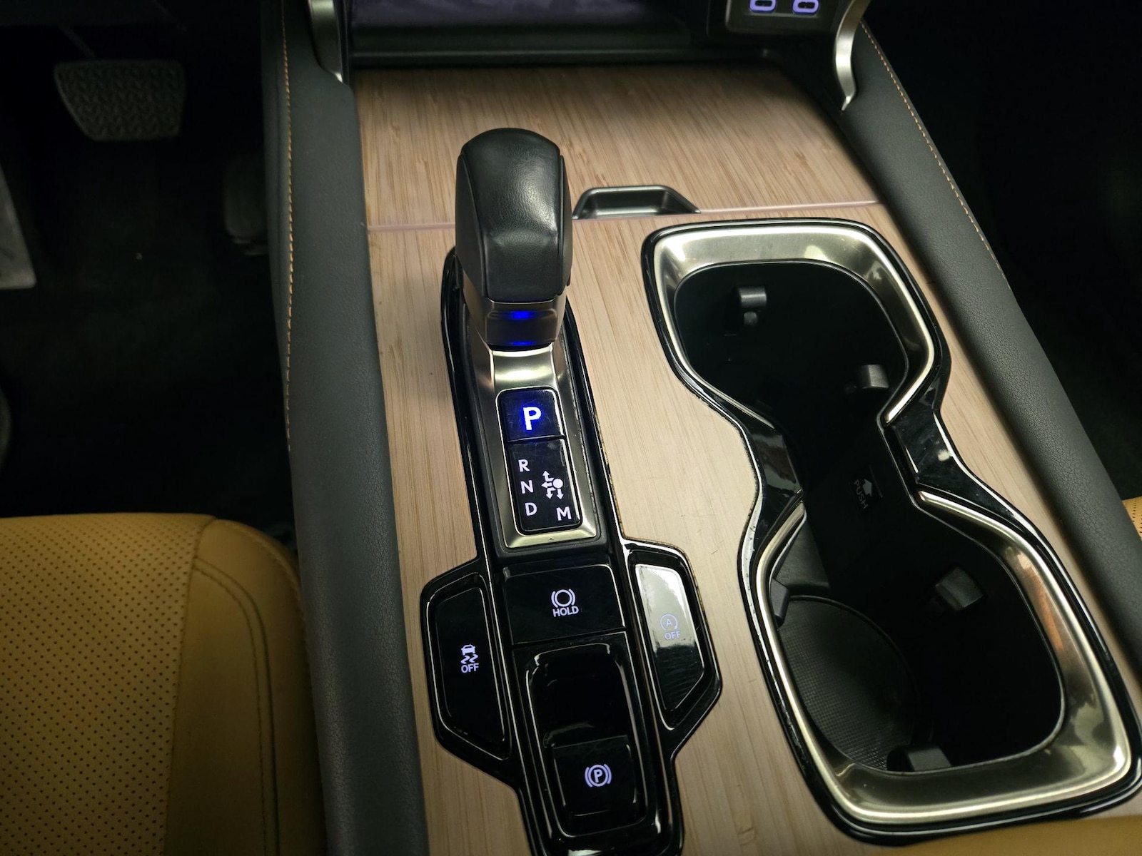 2025 Lexus RX 350 - Photo 18