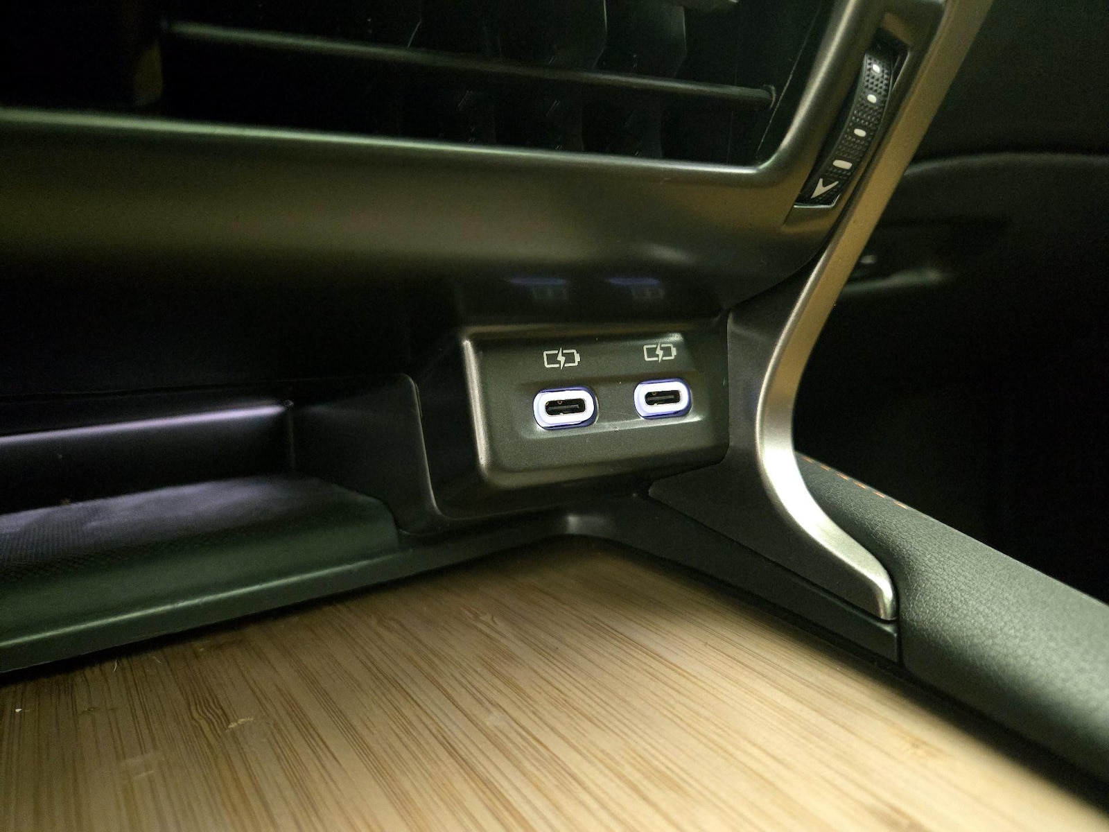 2025 Lexus RX 350 - Photo 19