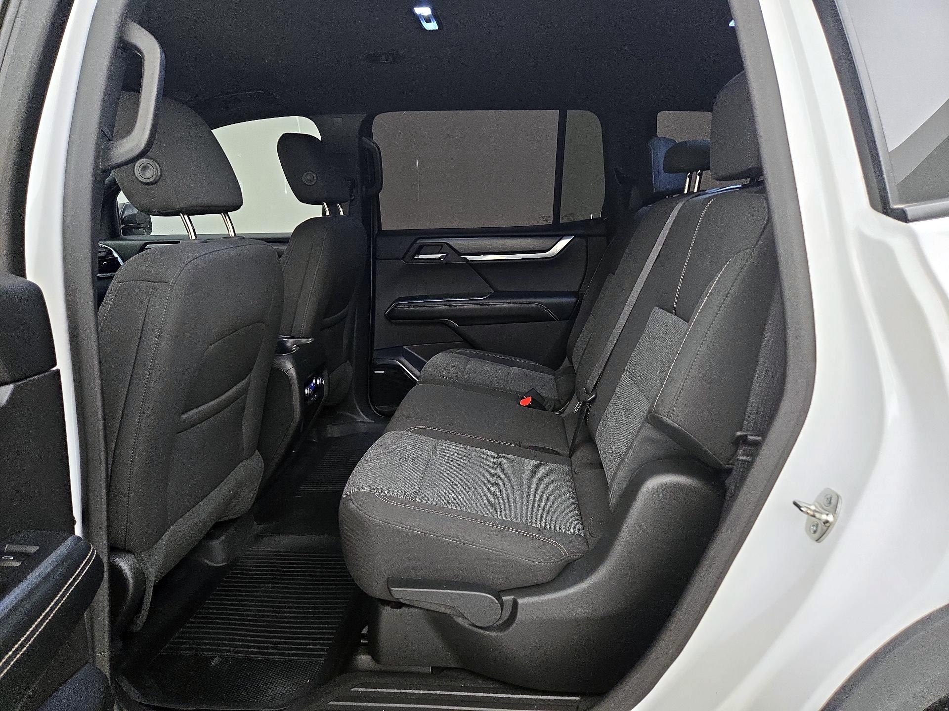 Thumbnail: 2025 GMC Acadia - 19