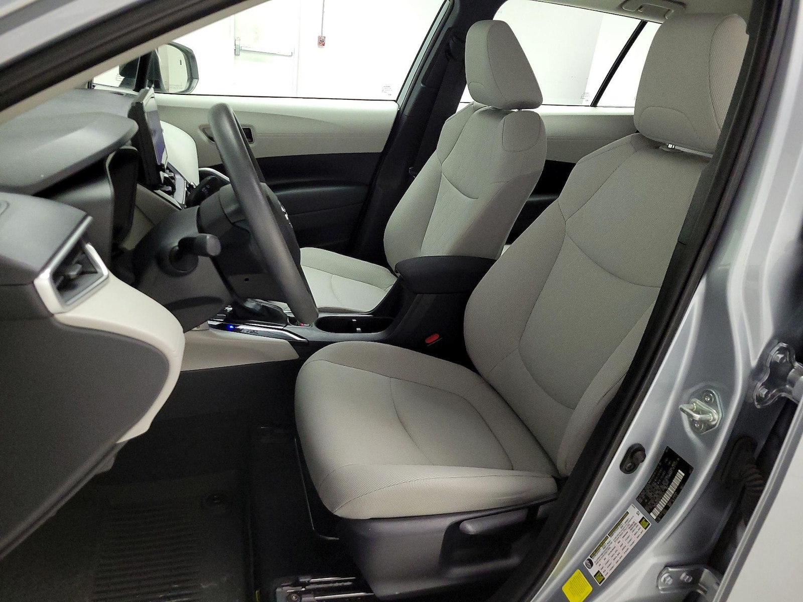2023 Toyota Corolla Cross L - Photo 12