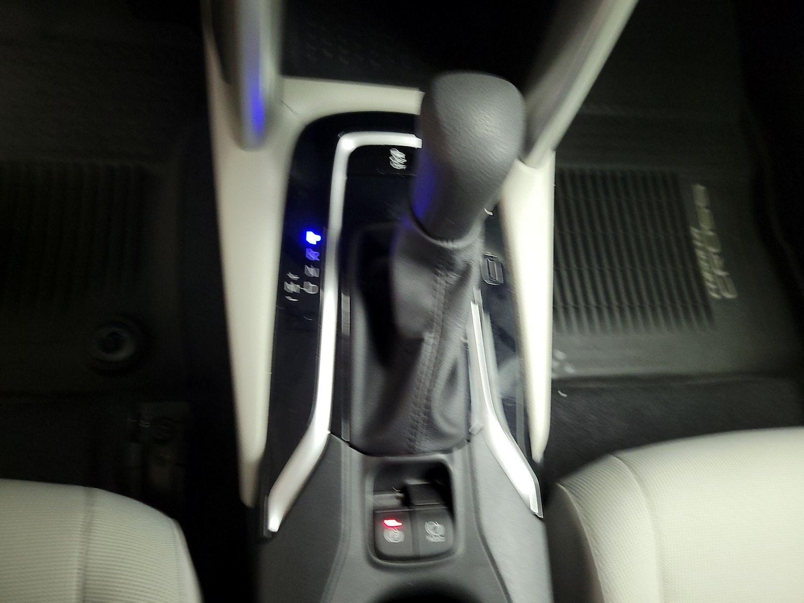 2023 Toyota Corolla Cross L - Photo 19
