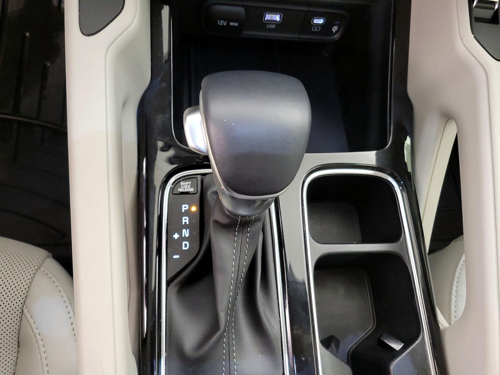 2025 Kia Telluride S - Photo 19